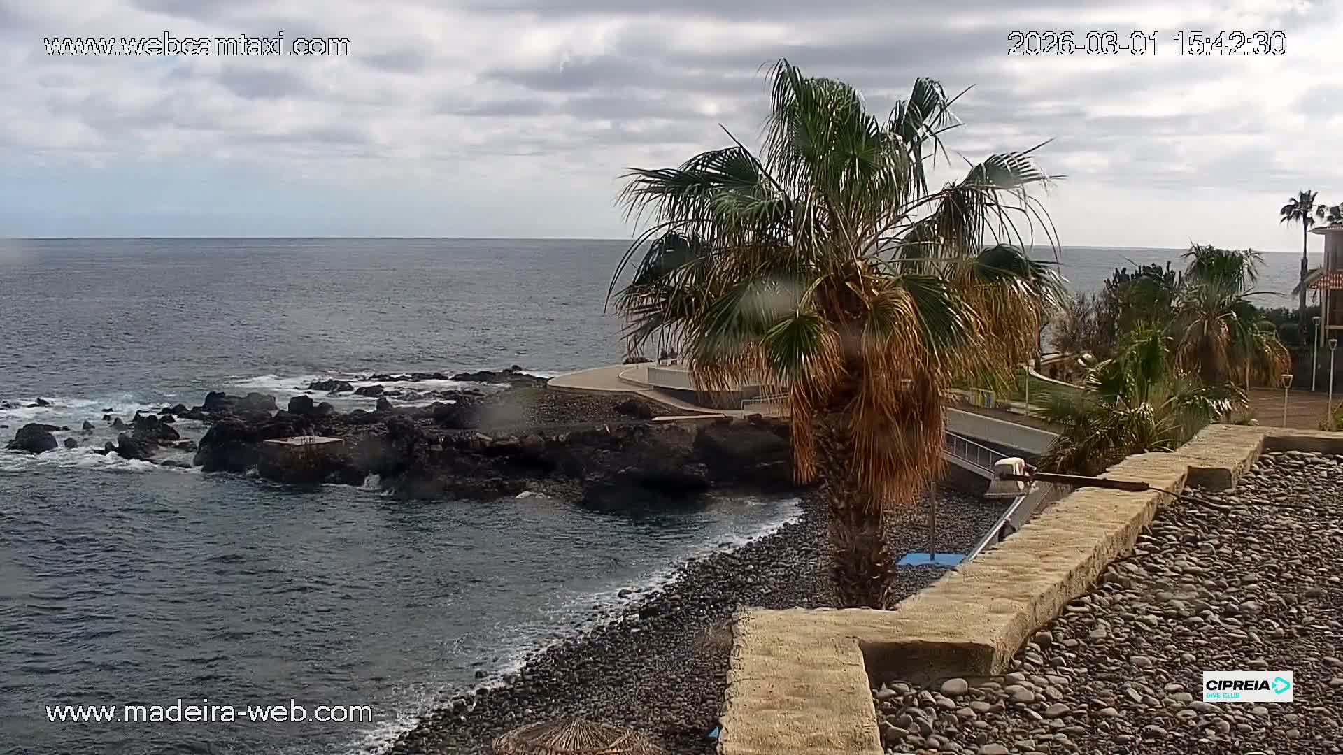 Canico, Praia dos Reis Magos Beach Live Cam, Caniço - Santa Cruz, Madeira, Portugal