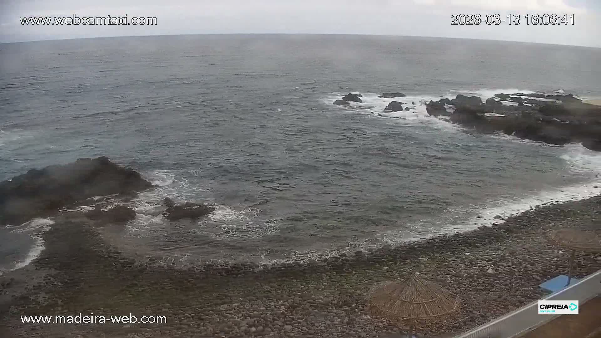 Canico, Praia dos Reis Magos Beach Live Cam, Caniço - Santa Cruz, Madeira, Portugal