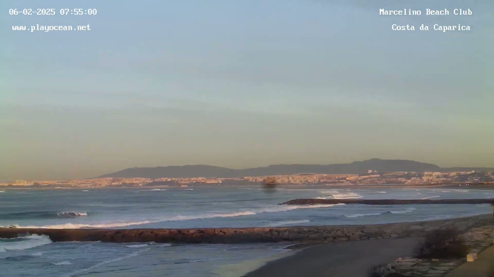 Praia de Santo Antonio Beach , Costa da Caparica Live Cam - Almada, Setubal, Portugal