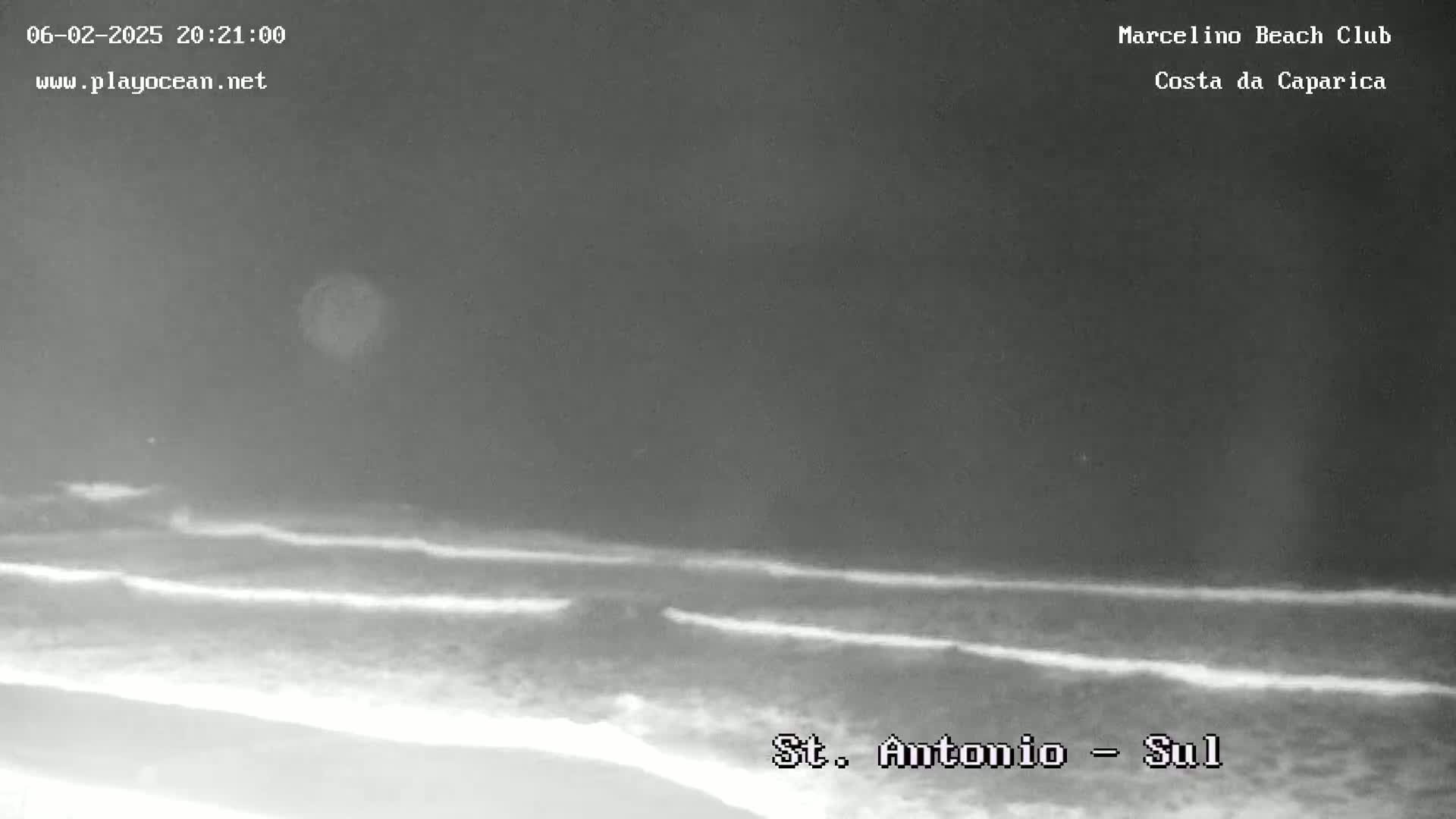  Praia de Santo Antonio Beach , Costa da Caparica Live Cam - Almada, Setubal, Portugal