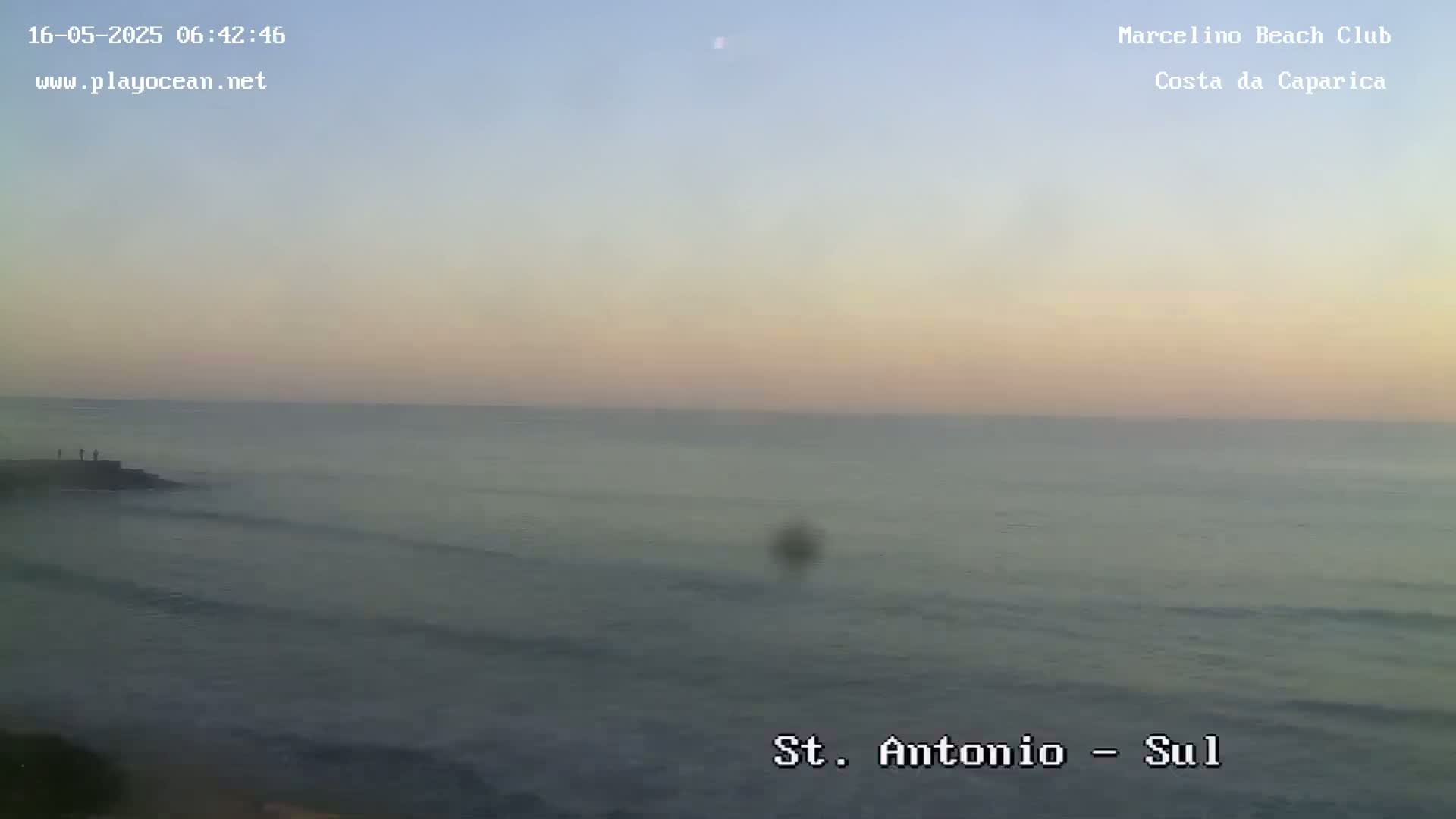 Praia de Santo Antonio Beach , Costa da Caparica Live Cam - Almada, Setubal, Lisbon,  Portugal