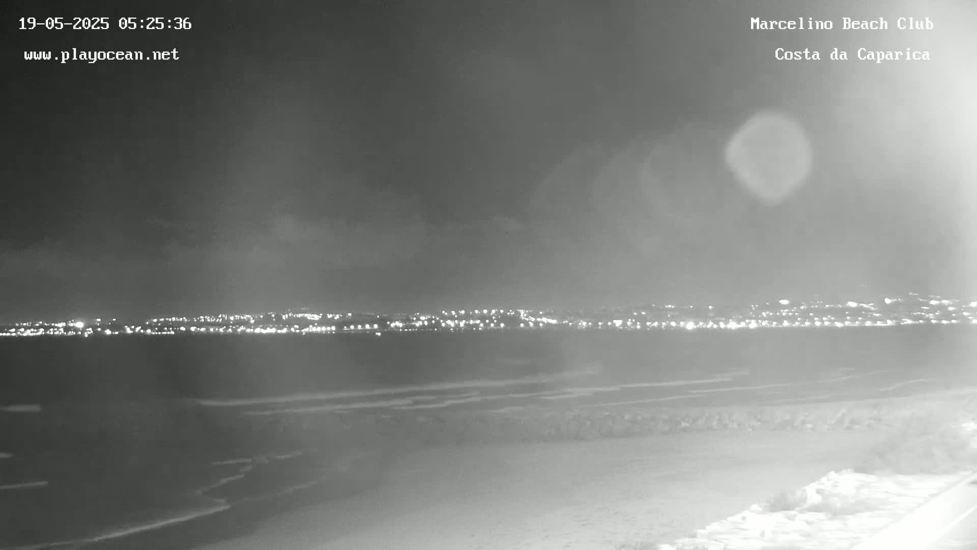 Praia de Santo Antonio Beach , Costa da Caparica Live Cam - Almada, Setubal, Lisbon,  Portugal