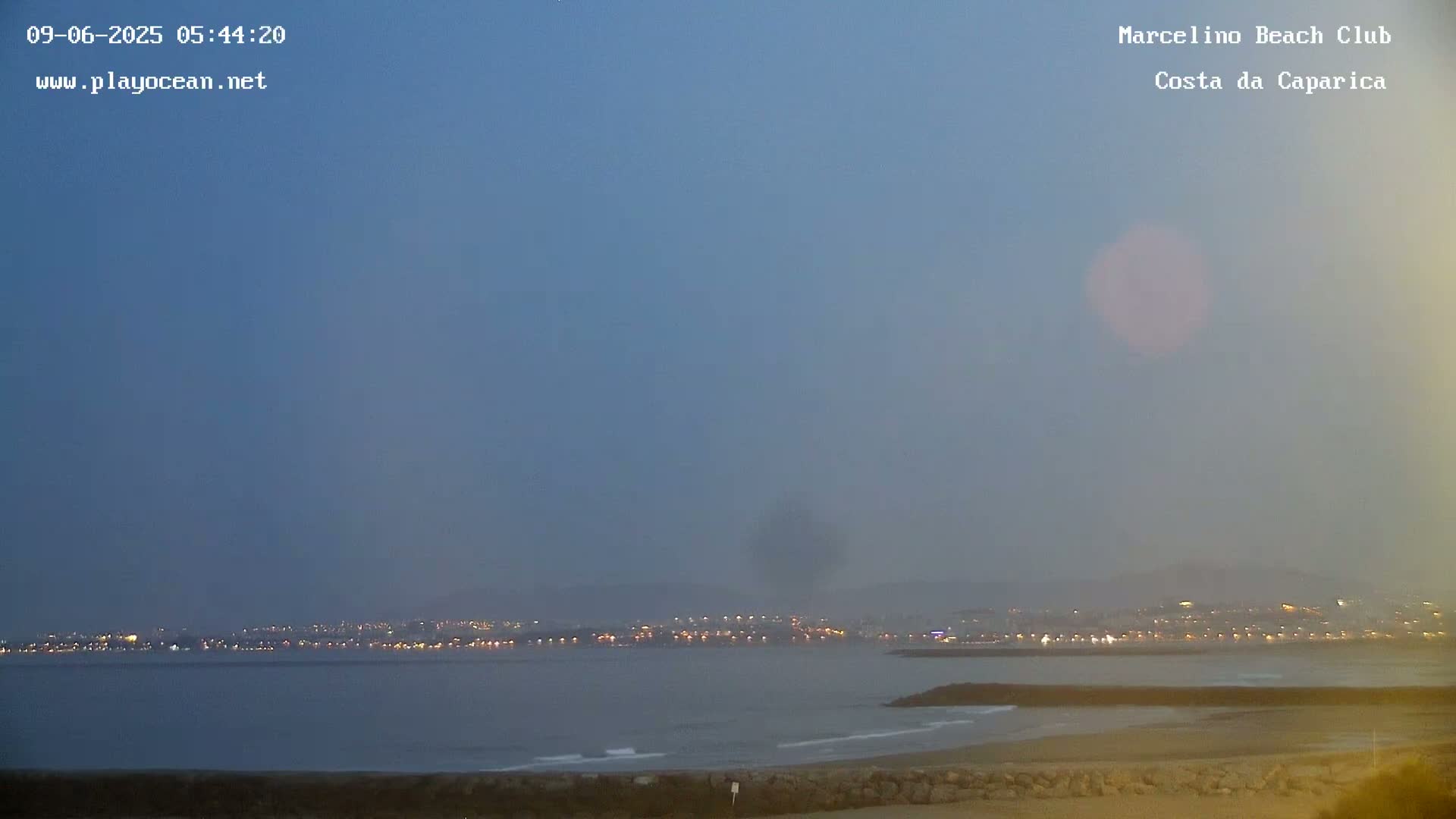 Praia de Santo Antonio Beach , Costa da Caparica Live Cam - Almada, Setubal, Lisbon,  Portugal
