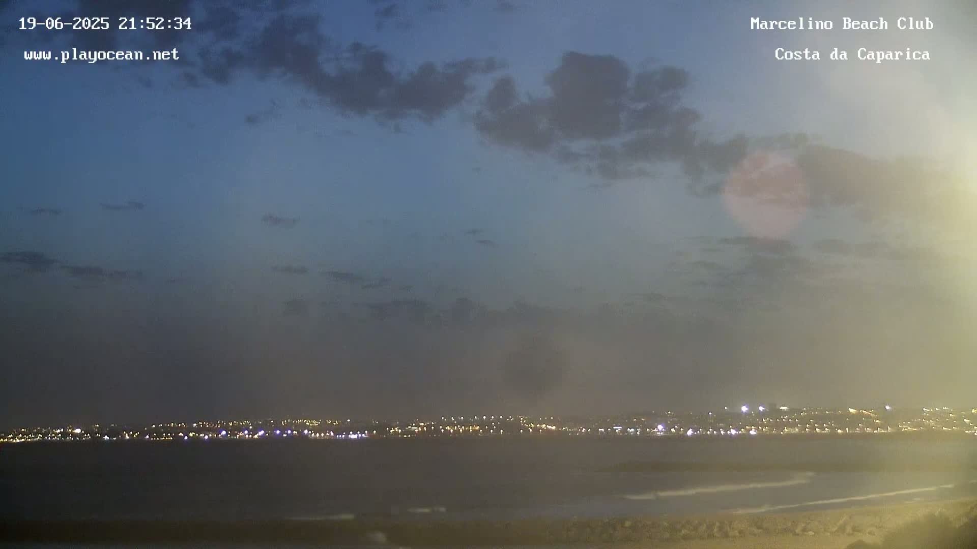 Praia de Santo Antonio Beach , Costa da Caparica Live Cam - Almada, Setubal, Lisbon,  Portugal