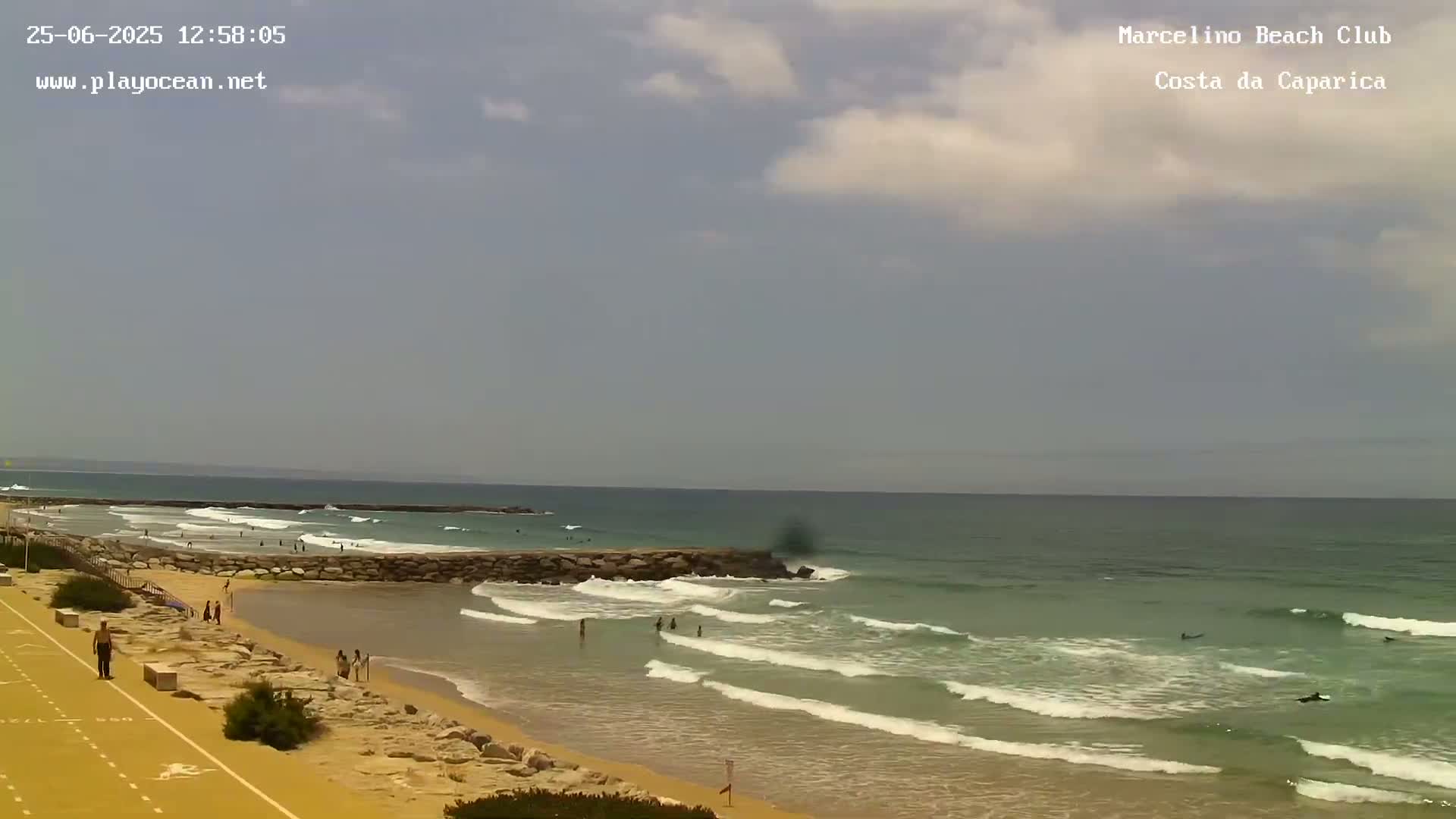 Praia de Santo Antonio Beach , Costa da Caparica Live Cam - Almada, Setubal, Lisbon,  Portugal