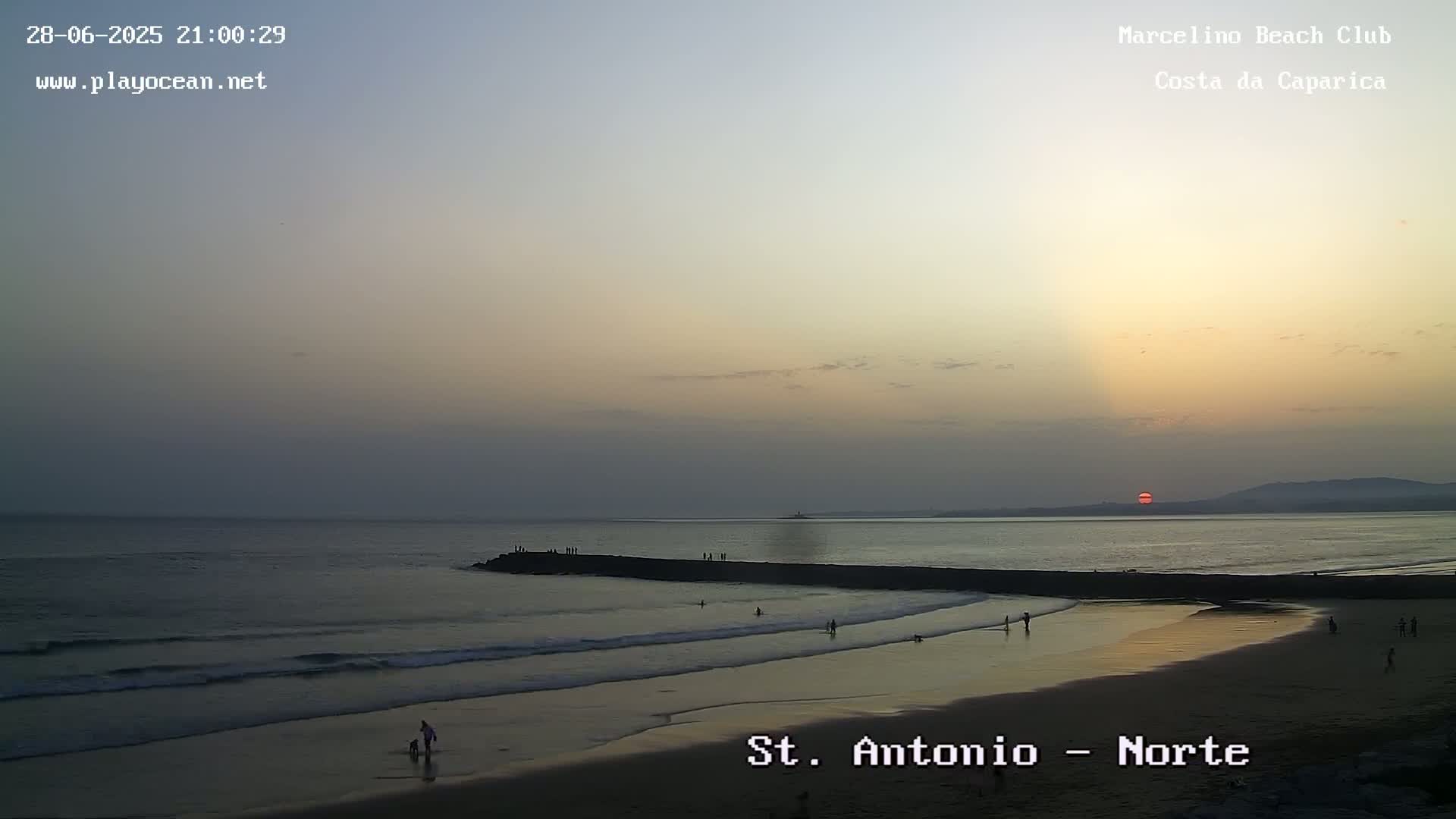 Praia de Santo Antonio Beach , Costa da Caparica Live Cam - Almada, Setubal, Lisbon,  Portugal