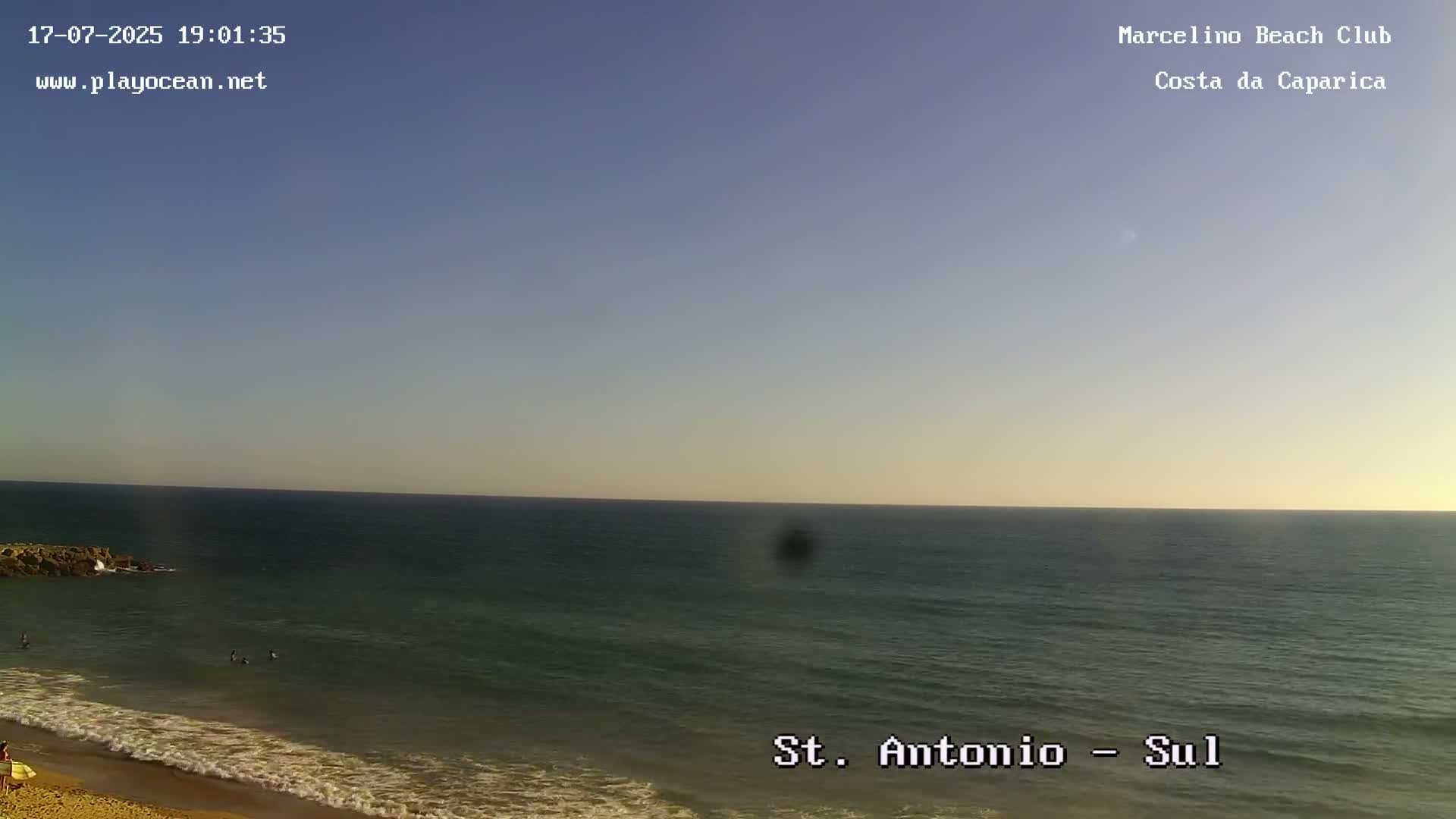 Praia de Santo Antonio Beach , Costa da Caparica Live Cam - Almada, Setubal, Lisbon,  Portugal