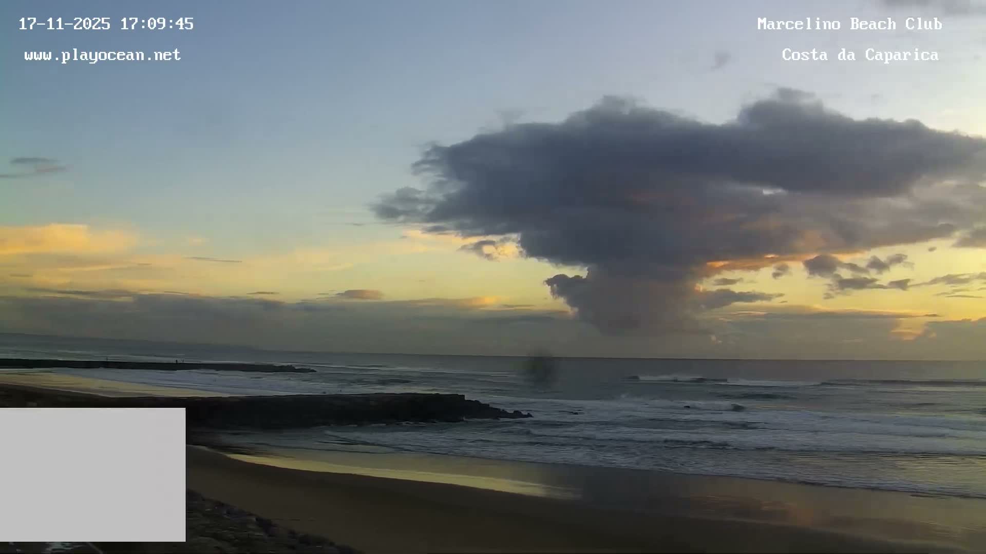 Praia de Santo Antonio Beach , Costa da Caparica Live Cam - Almada, Setubal, Lisbon,  Portugal