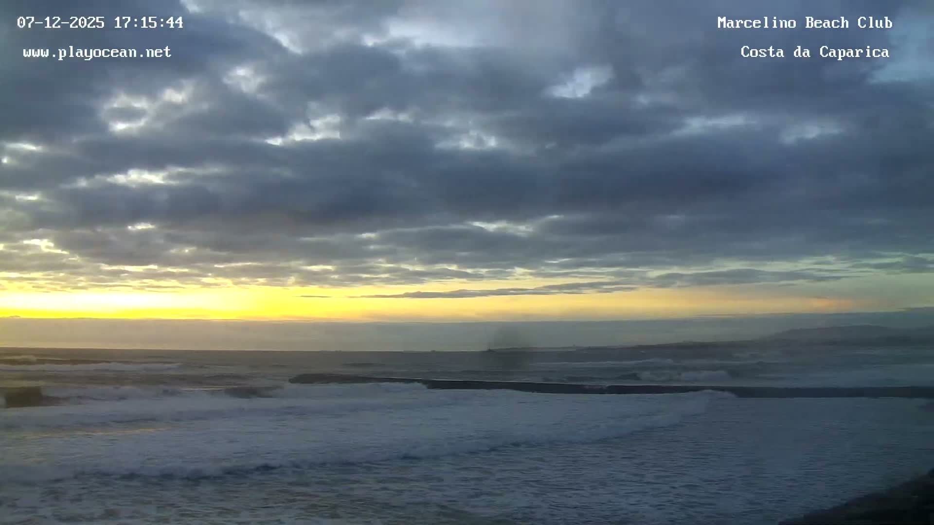 Praia de Santo Antonio Beach , Costa da Caparica Live Cam - Almada, Setubal, Lisbon,  Portugal