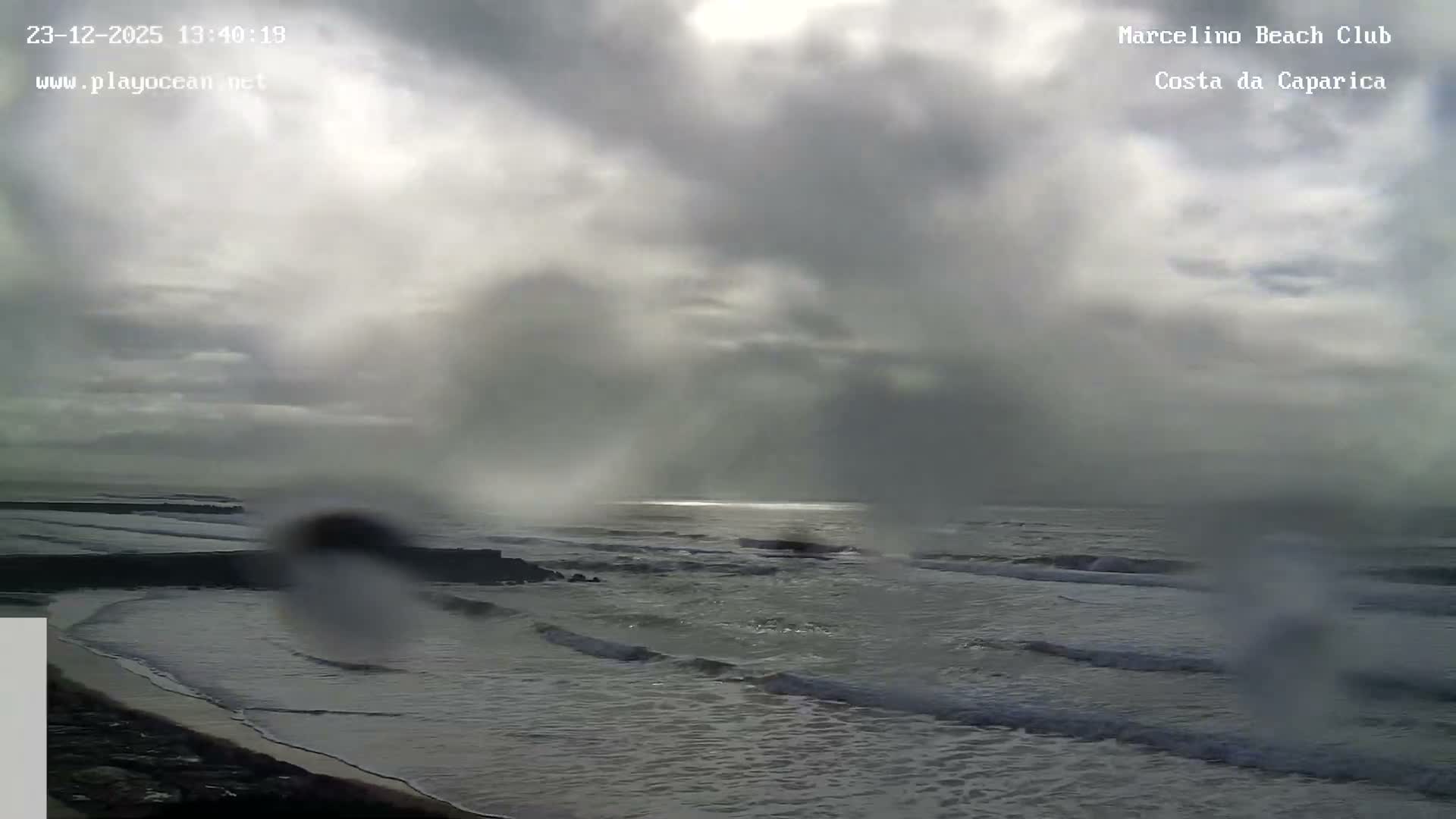 Praia de Santo Antonio Beach , Costa da Caparica Live Cam - Almada, Setubal, Lisbon,  Portugal
