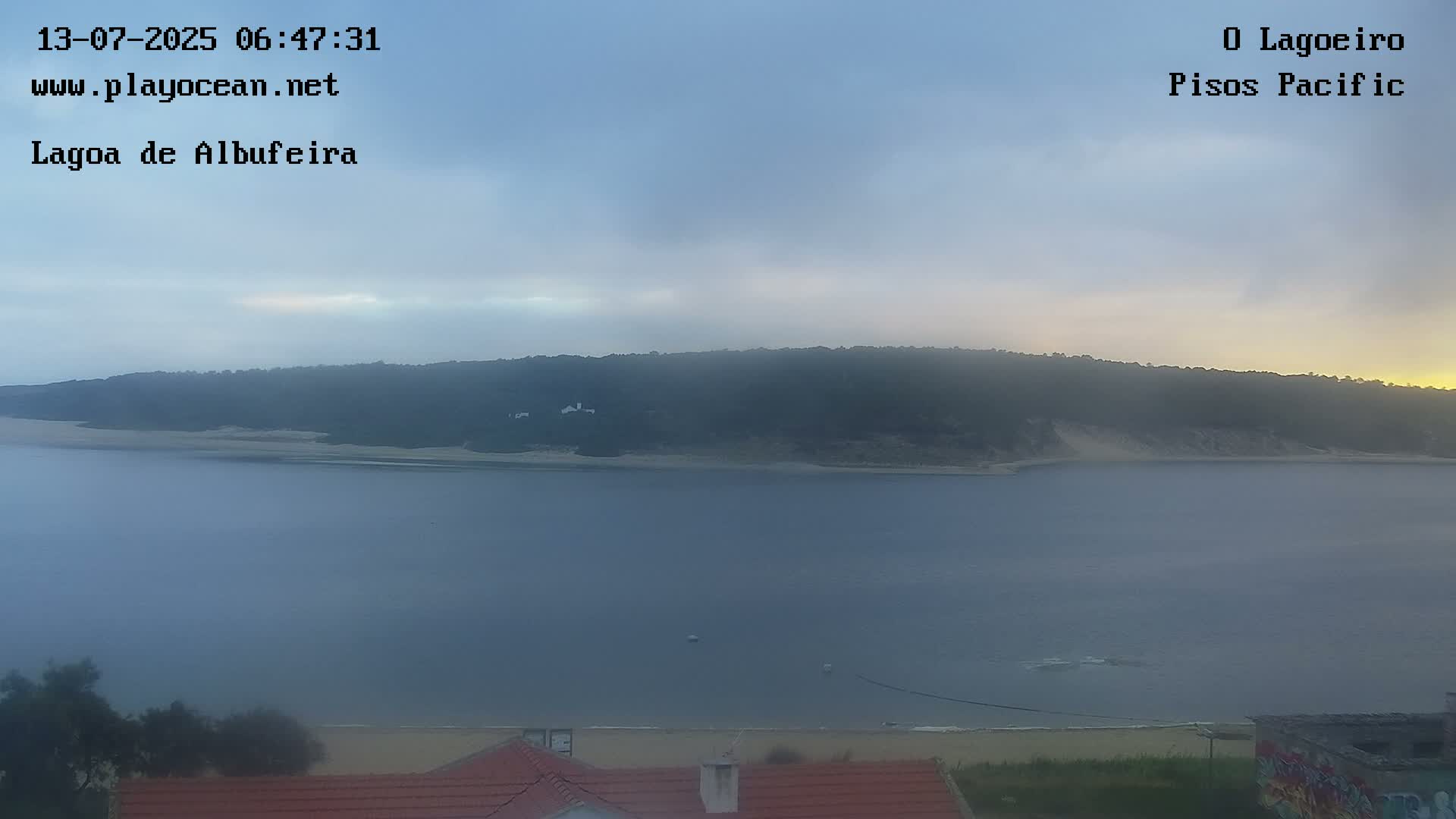 Lagoa de Albufeira Lake Wind Surf Live Cam - Sesimbra, Setubal, Lisbon, Portugal