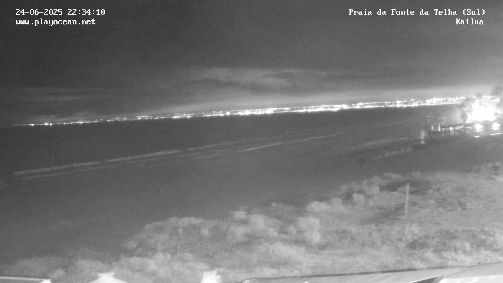 Praia da Fonte da Telha Beach, Costa de Caparica Surf  Live Cam - Almada, Setubal, Lisbon, Portugal