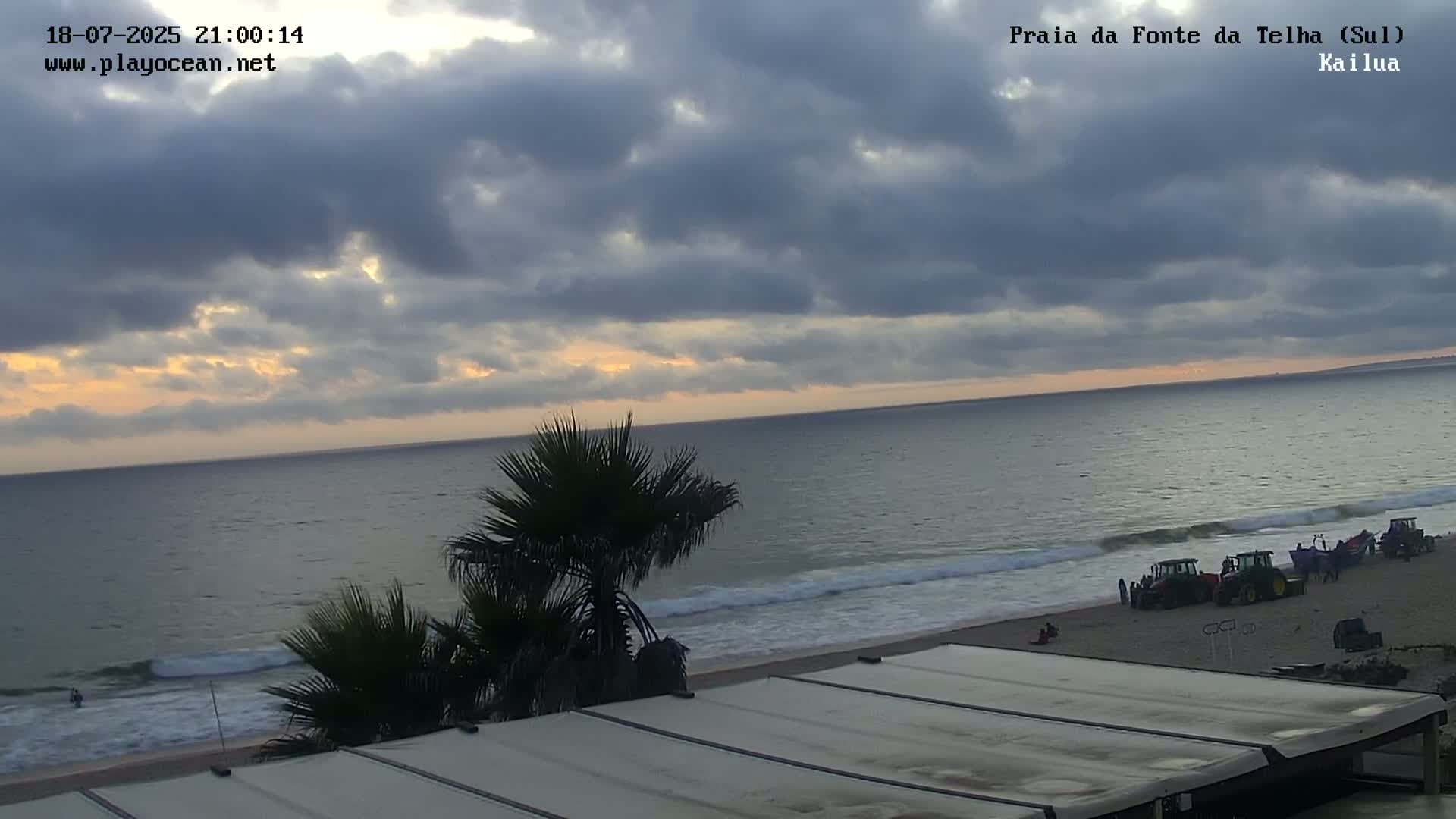 Praia da Fonte da Telha Beach, Costa de Caparica Surf  Live Cam - Almada, Setubal, Lisbon, Portugal