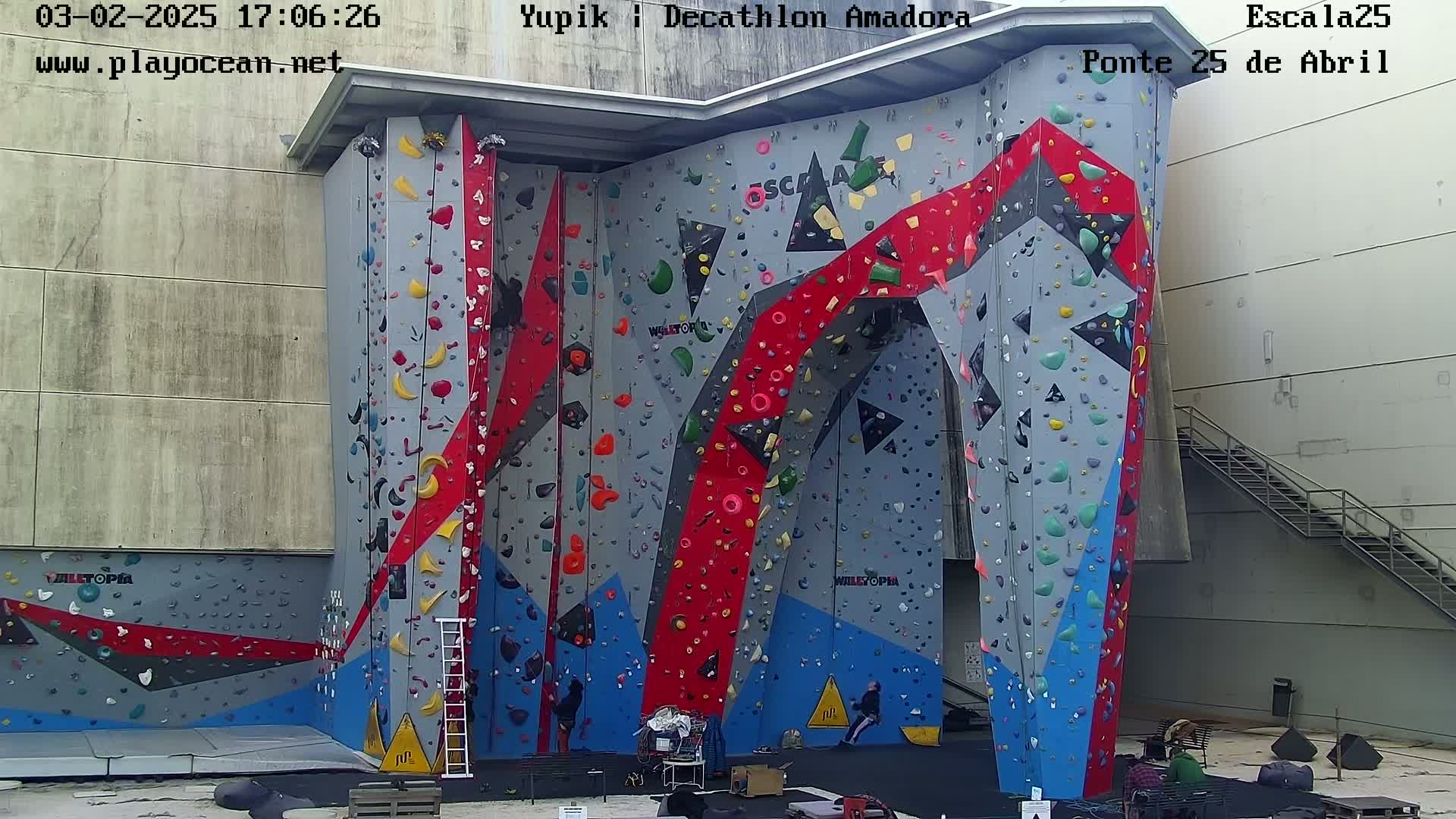 Under Ponte 25 de April Bridge, Escala25 Climbing Studio Live Cam - Alcantara, Lisbon, Portugal 