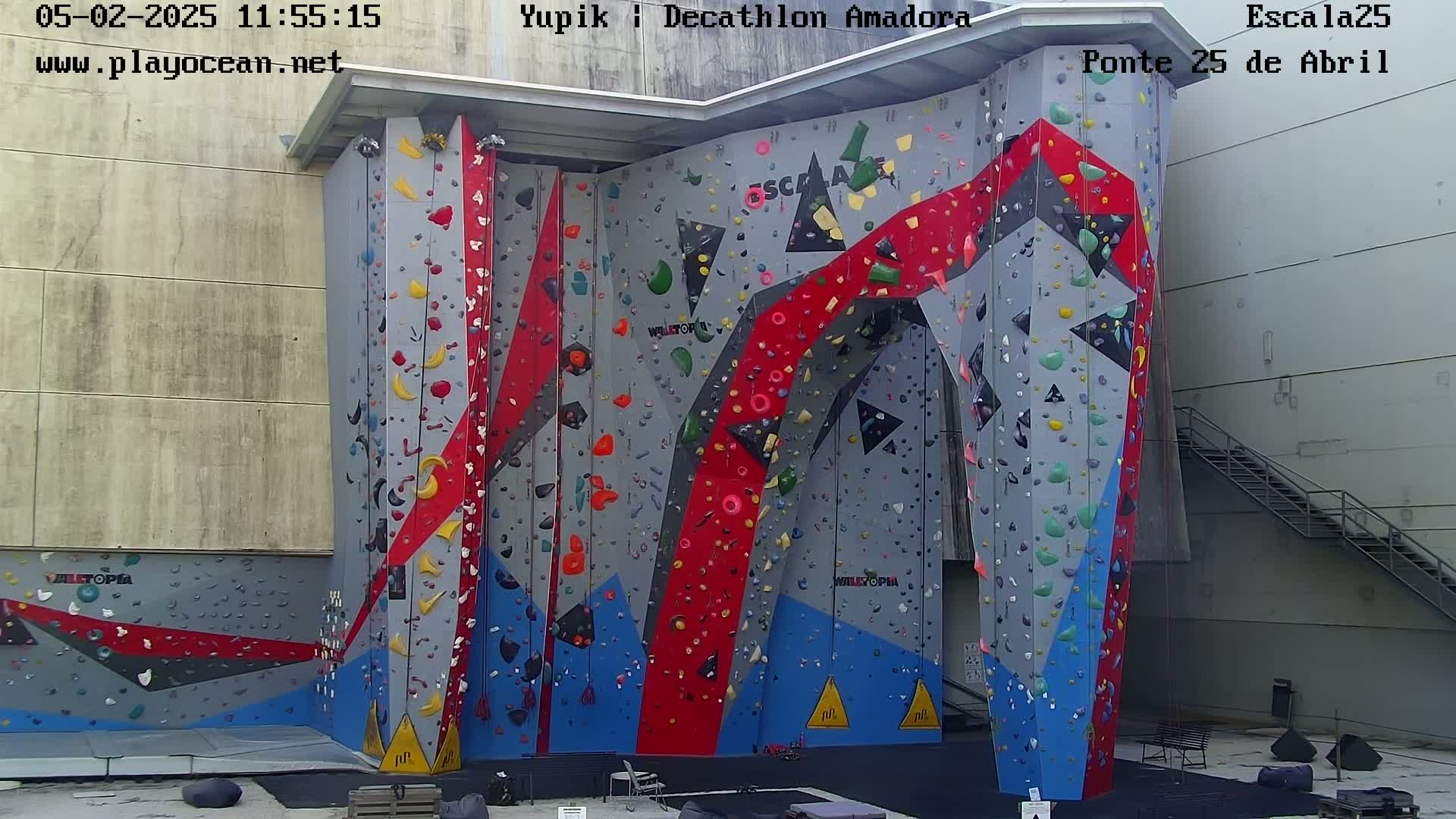 Under Ponte 25 de April Bridge, Escala25 Climbing Studio Live Cam - Alcantara, Lisbon, Portugal 