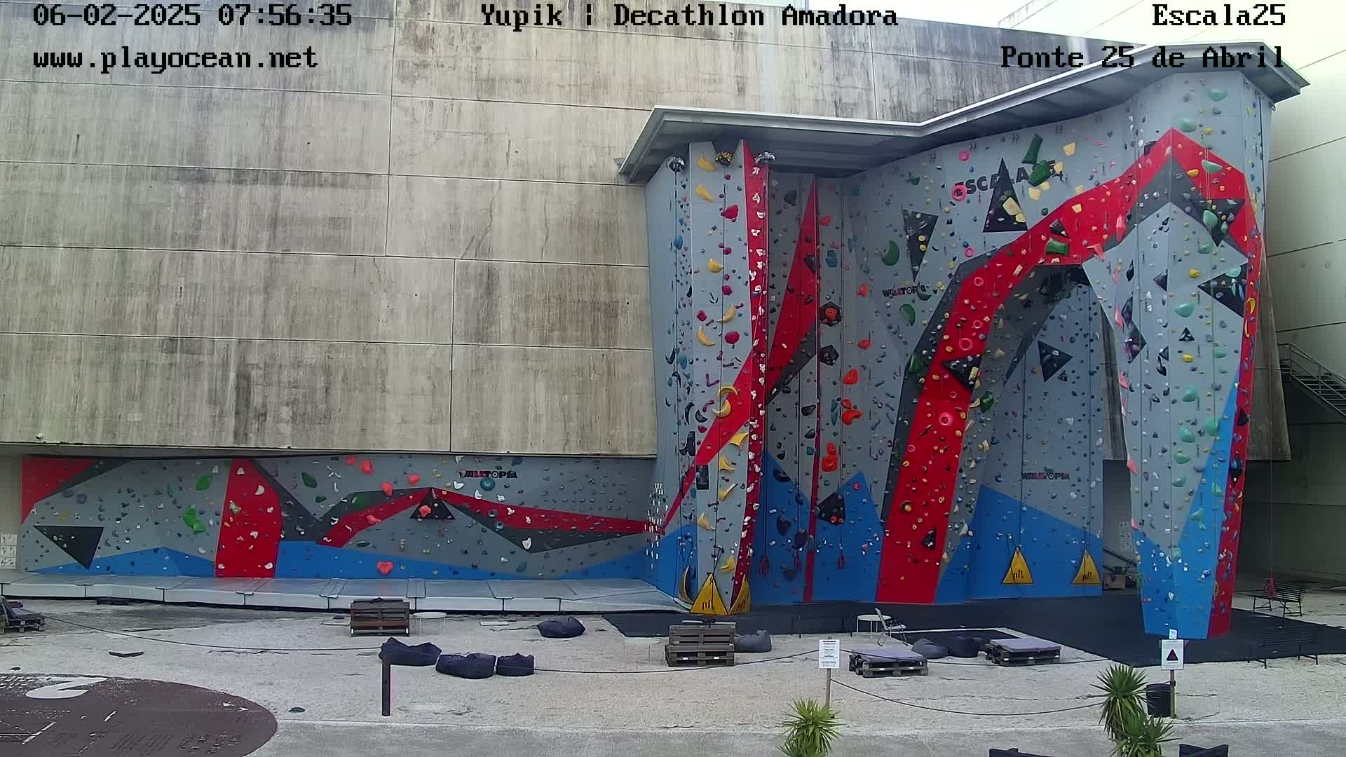 Under Ponte 25 de April Bridge, Escala25 Climbing Studio Live Cam - Alcantara, Lisbon, Portugal 