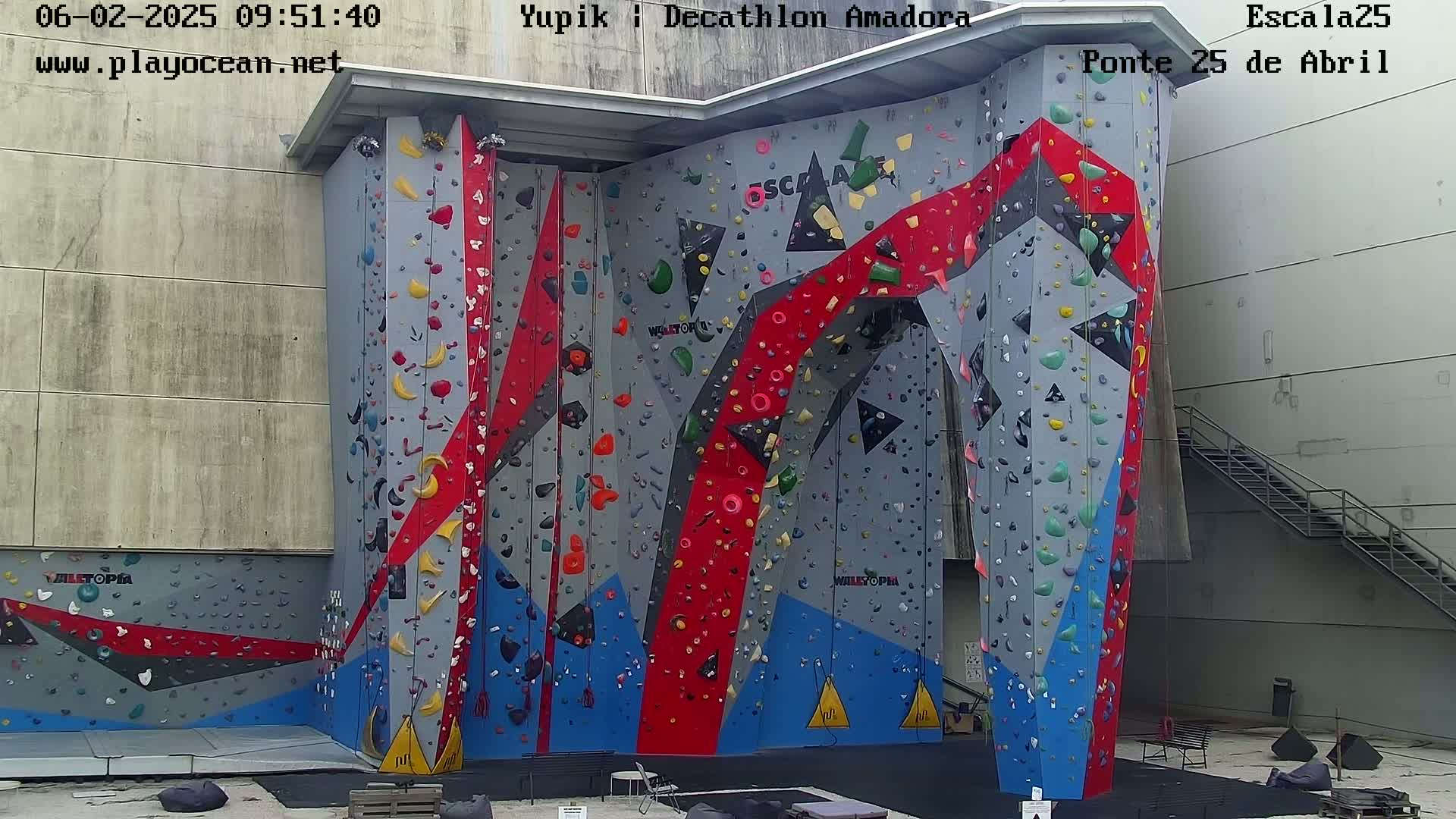 Under Ponte 25 de April Bridge, Escala25 Climbing Studio Live Cam - Alcantara, Lisbon, Portugal 