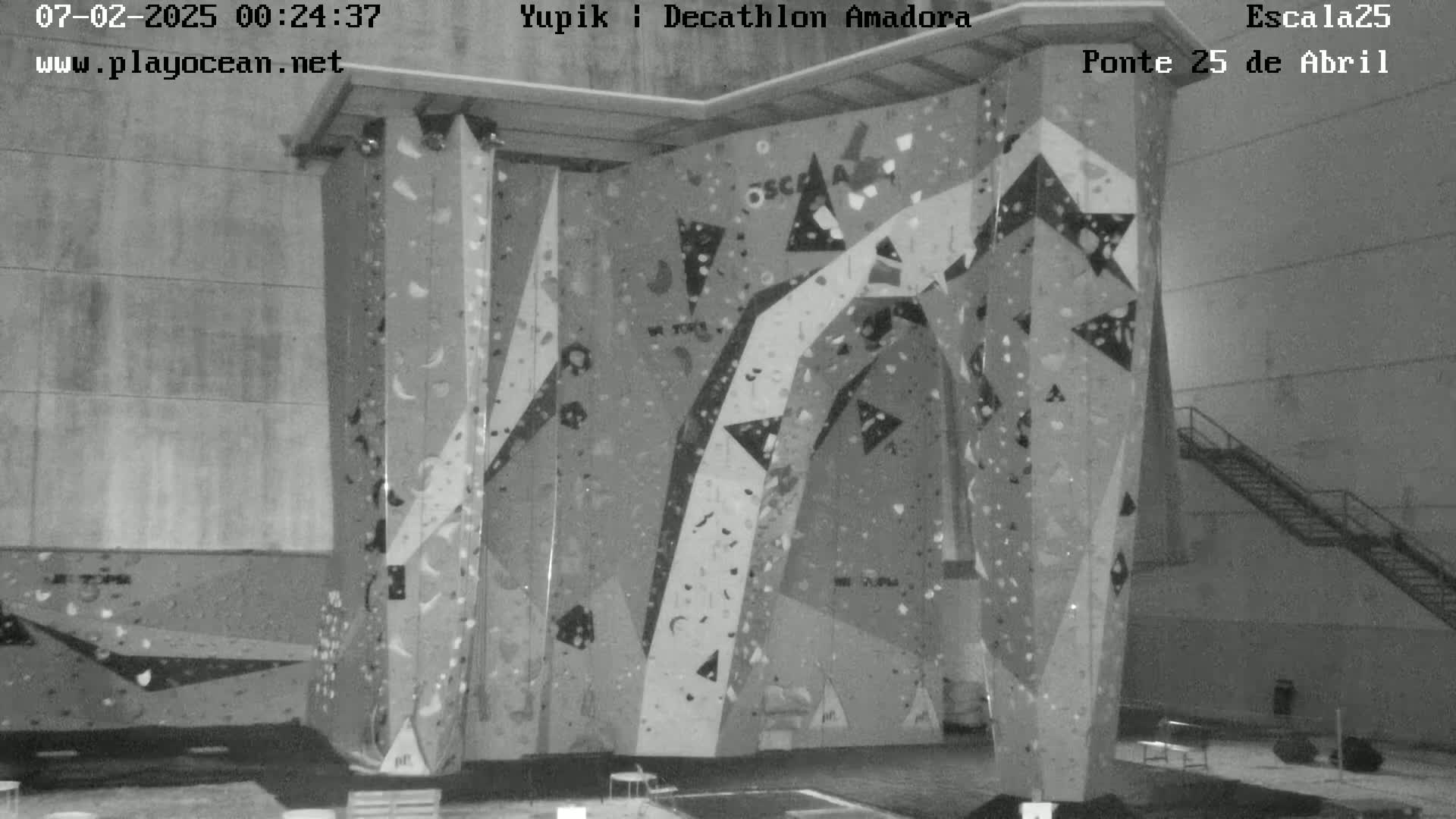 Under Ponte 25 de April Bridge, Escala25 Climbing Studio Live Cam - Alcantara, Lisbon, Portugal 