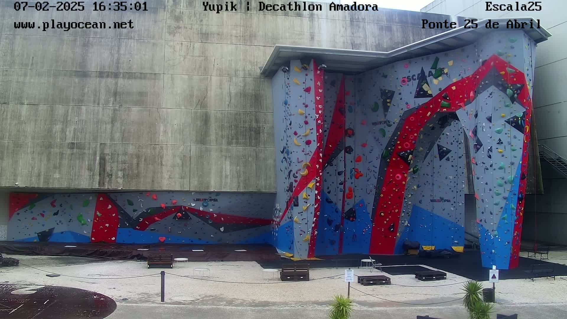 Under Ponte 25 de April Bridge, Escala25 Climbing Studio Live Cam - Alcantara, Lisbon, Portugal 