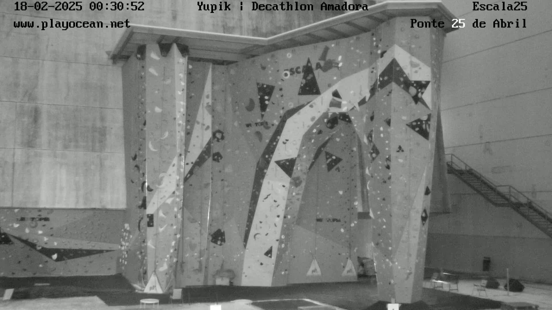 Under Ponte 25 de April Bridge, Escala25 Climbing Studio Live Cam - Alcantara, Lisbon, Portugal 