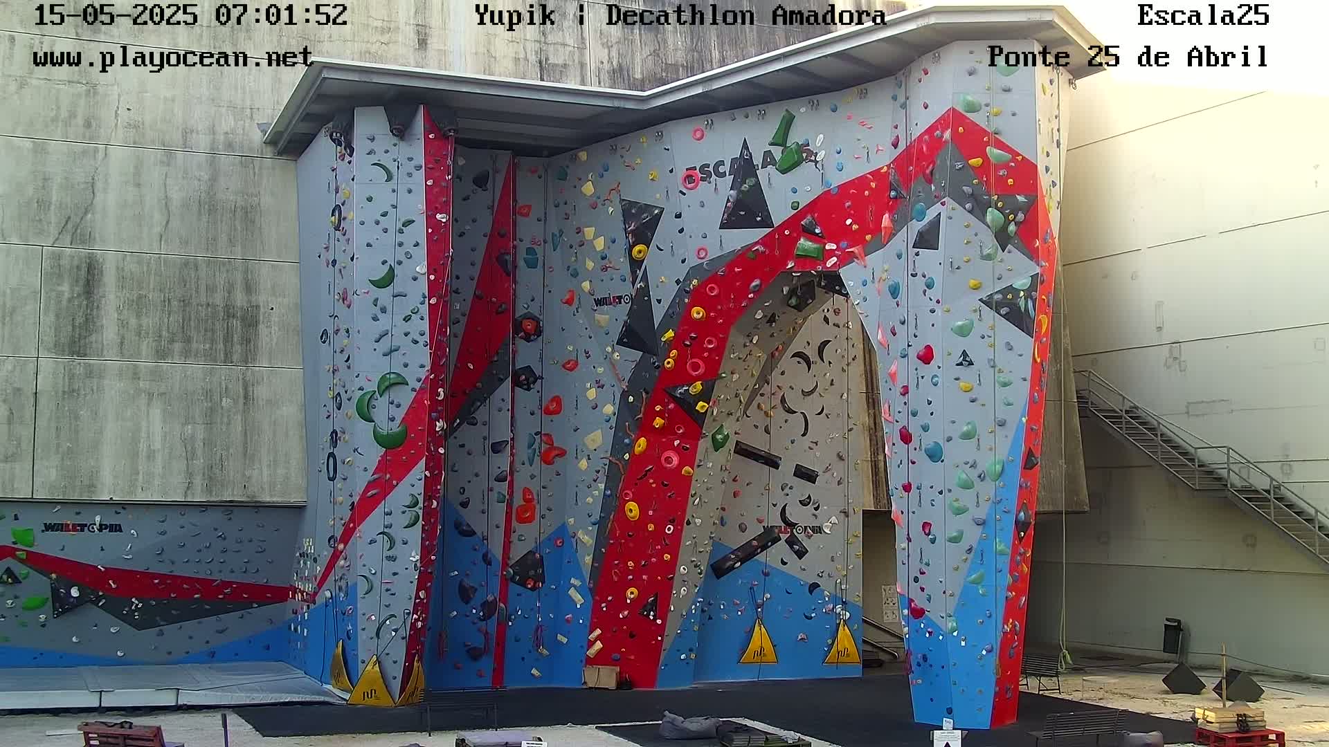 Under Ponte 25 de April Bridge, Escala25 Climbing Studio Live Cam - Alcantara, Lisbon, Portugal 