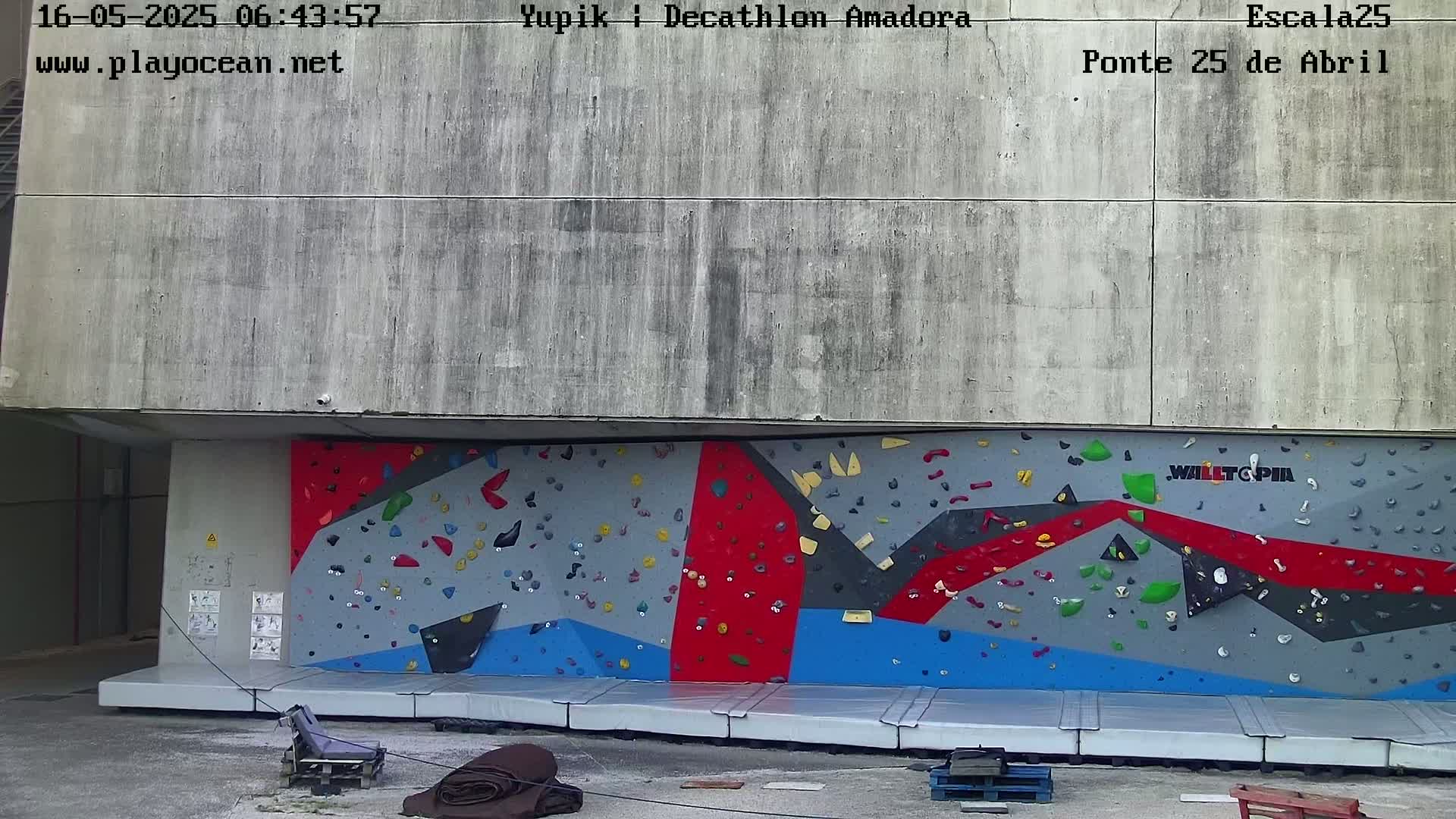 Under Ponte 25 de April Bridge, Escala25 Climbing Studio Live Cam - Alcantara, Lisbon, Portugal 