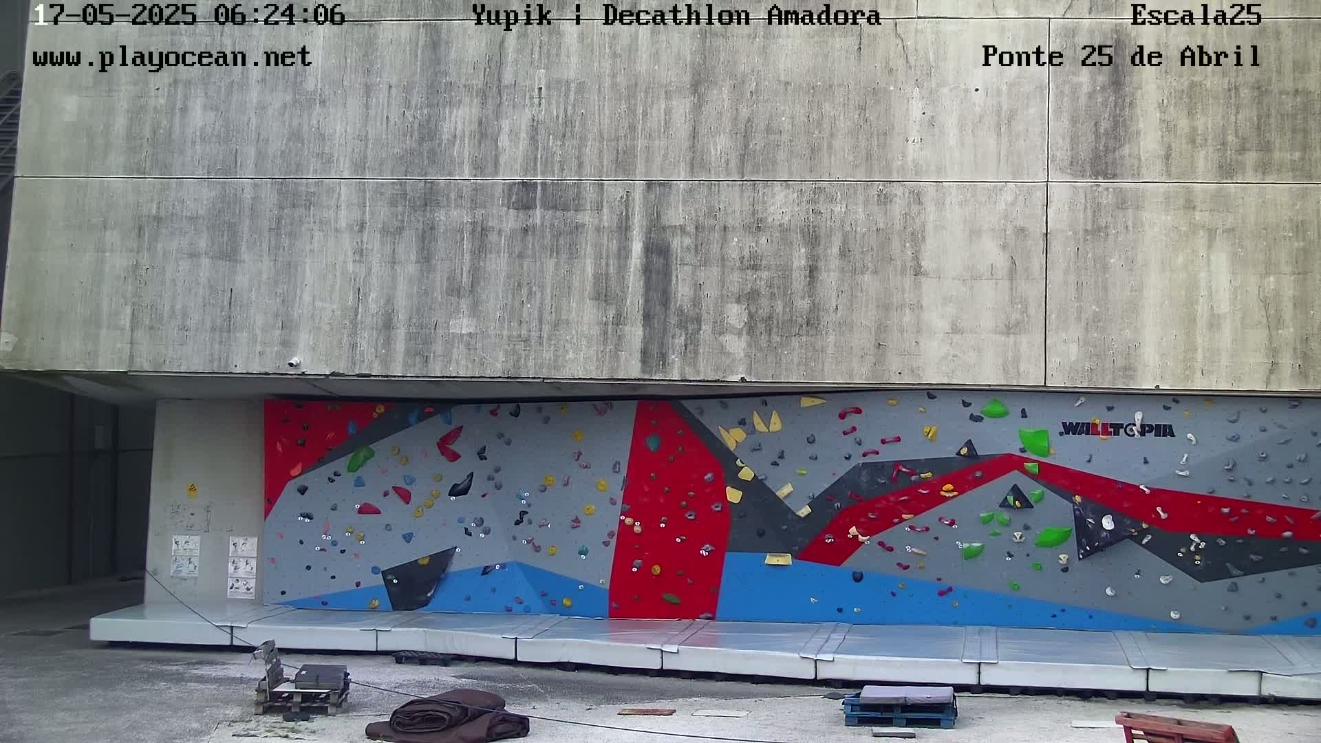 Under Ponte 25 de April Bridge, Escala25 Climbing Studio Live Cam - Alcantara, Lisbon, Portugal 