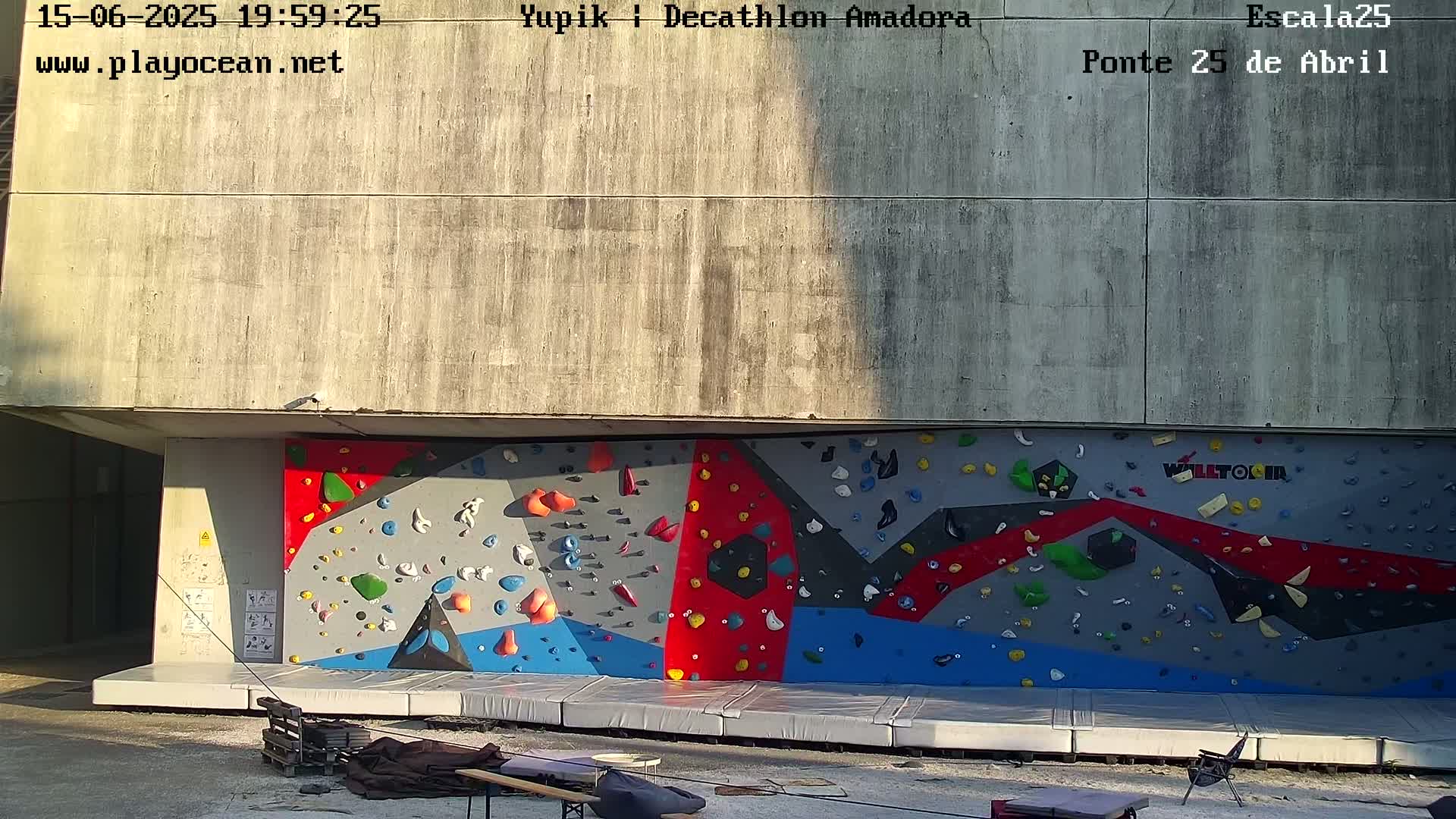 Under Ponte 25 de April Bridge, Escala25 Climbing Studio Live Cam - Alcantara, Lisbon, Portugal 