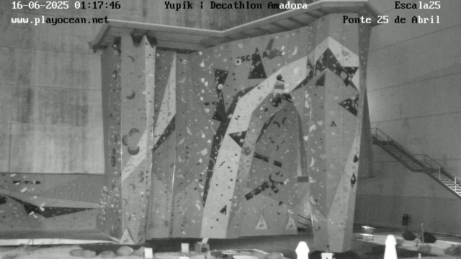 Under Ponte 25 de April Bridge, Escala25 Climbing Studio Live Cam - Alcantara, Lisbon, Portugal 
