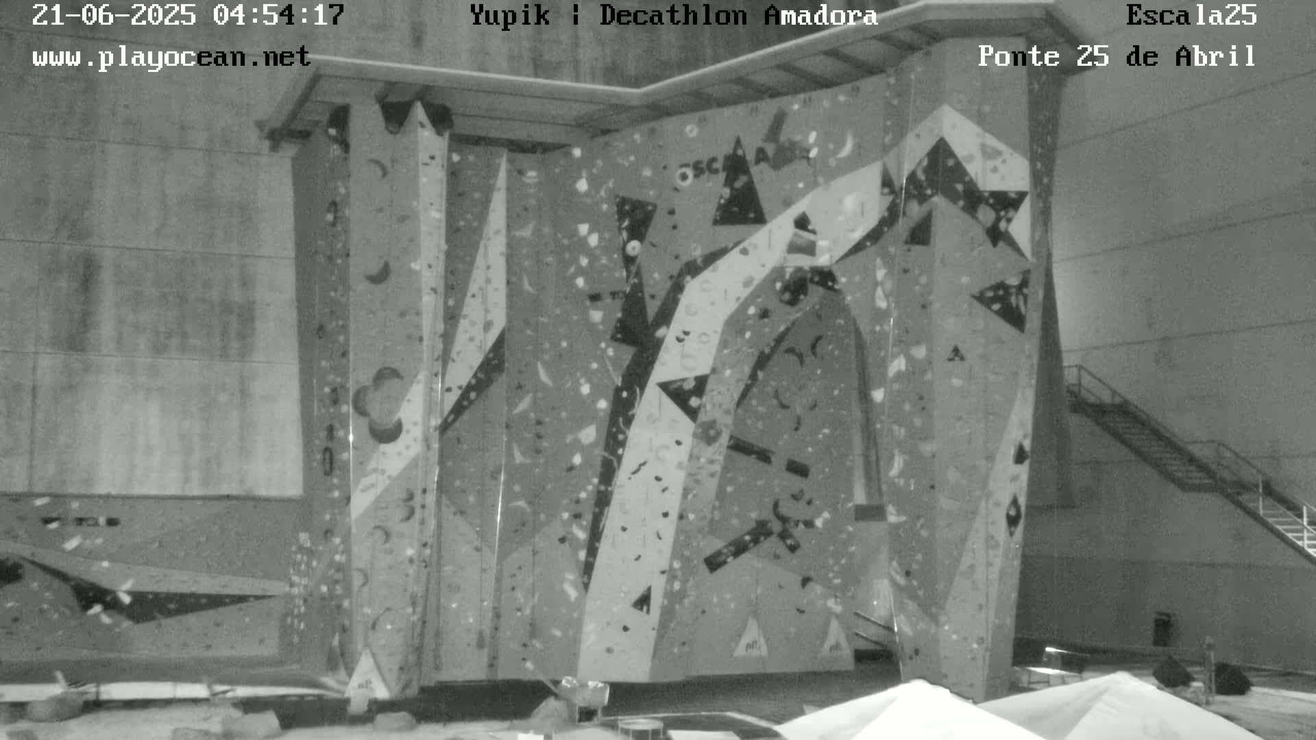 Under Ponte 25 de April Bridge, Escala25 Climbing Studio Live Cam - Alcantara, Lisbon, Portugal 