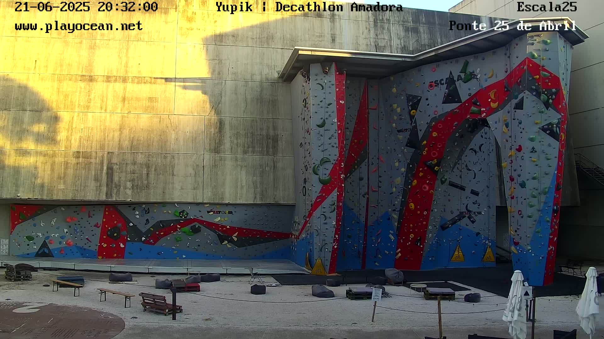 Under Ponte 25 de April Bridge, Escala25 Climbing Studio Live Cam - Alcantara, Lisbon, Portugal 