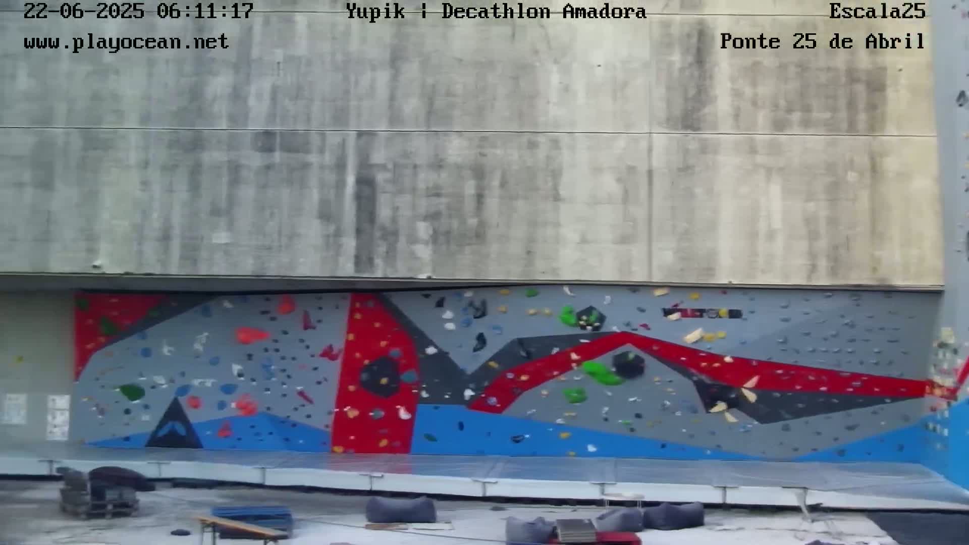 Under Ponte 25 de April Bridge, Escala25 Climbing Studio Live Cam - Alcantara, Lisbon, Portugal 