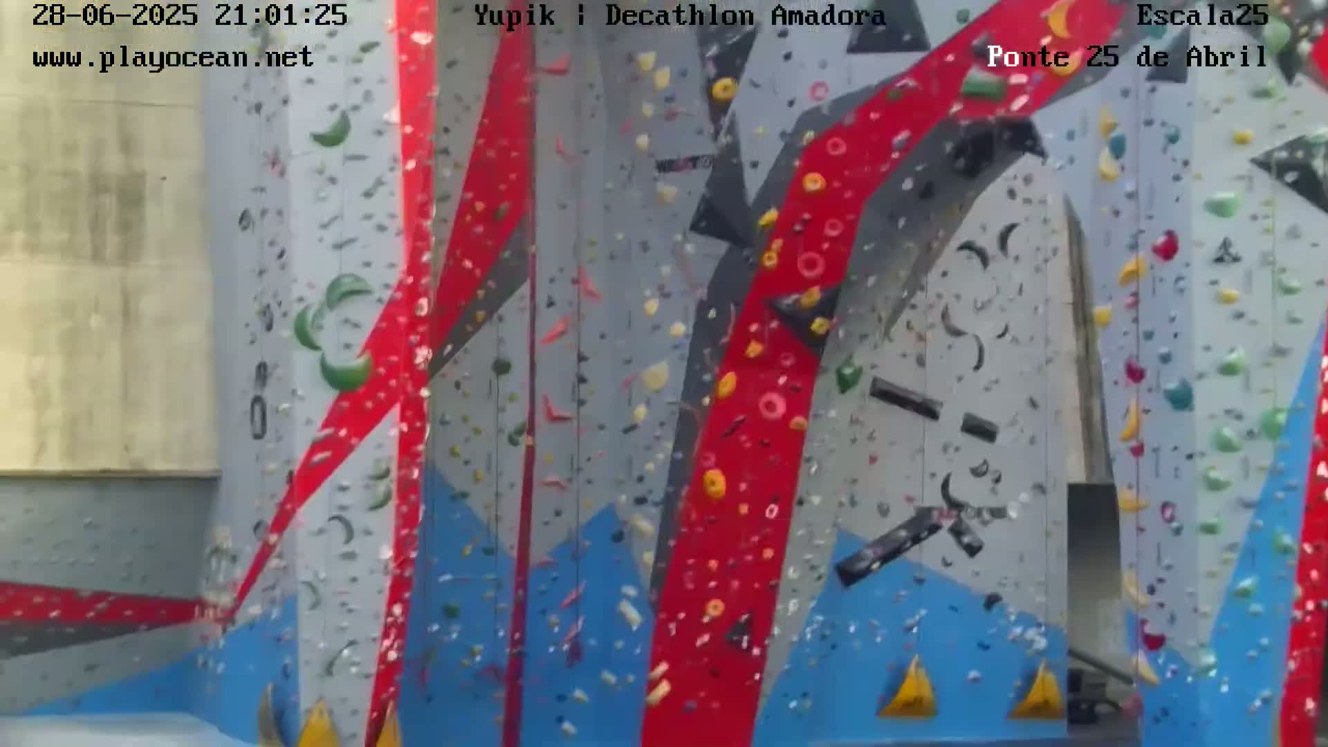 Under Ponte 25 de April Bridge, Escala25 Climbing Studio Live Cam - Alcantara, Lisbon, Portugal 