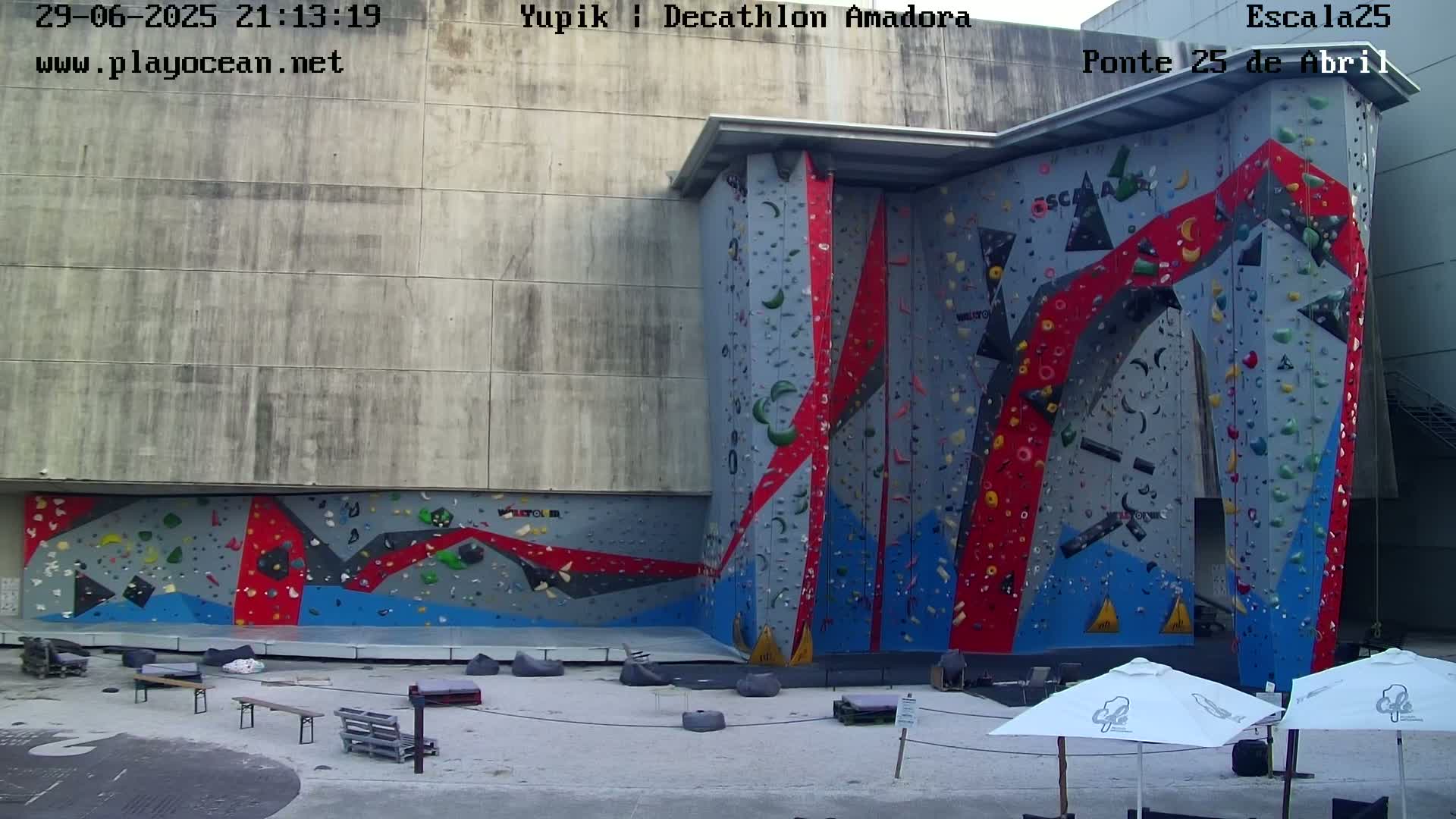 Under Ponte 25 de April Bridge, Escala25 Climbing Studio Live Cam - Alcantara, Lisbon, Portugal 
