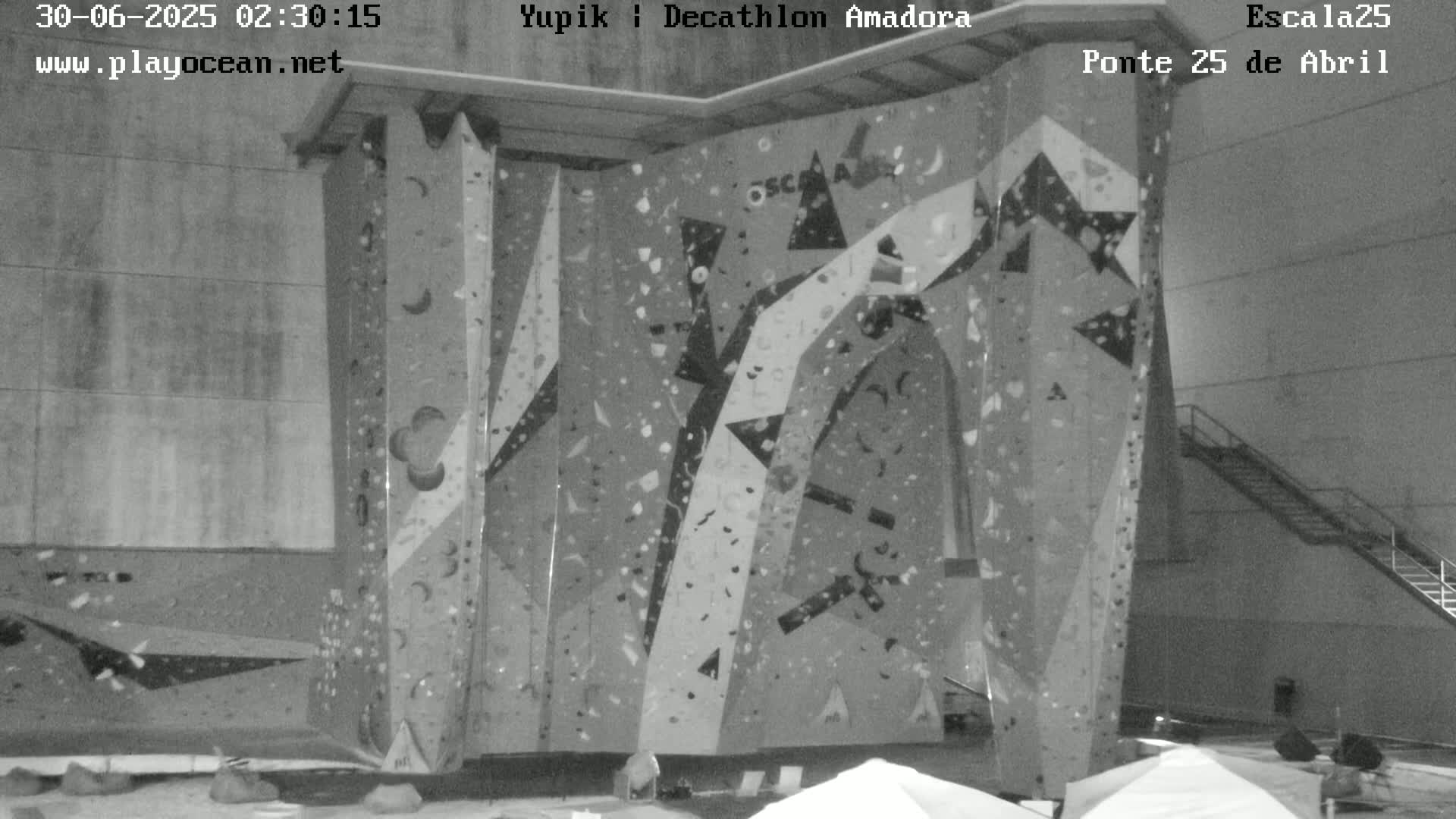 Under Ponte 25 de April Bridge, Escala25 Climbing Studio Live Cam - Alcantara, Lisbon, Portugal 