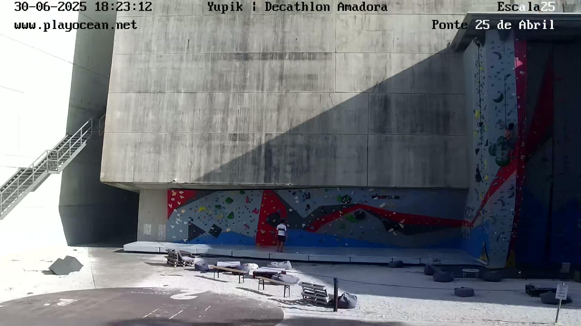 Under Ponte 25 de April Bridge, Escala25 Climbing Studio Live Cam - Alcantara, Lisbon, Portugal 