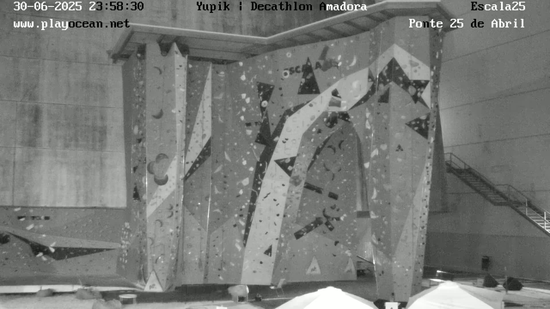 Under Ponte 25 de April Bridge, Escala25 Climbing Studio Live Cam - Alcantara, Lisbon, Portugal 