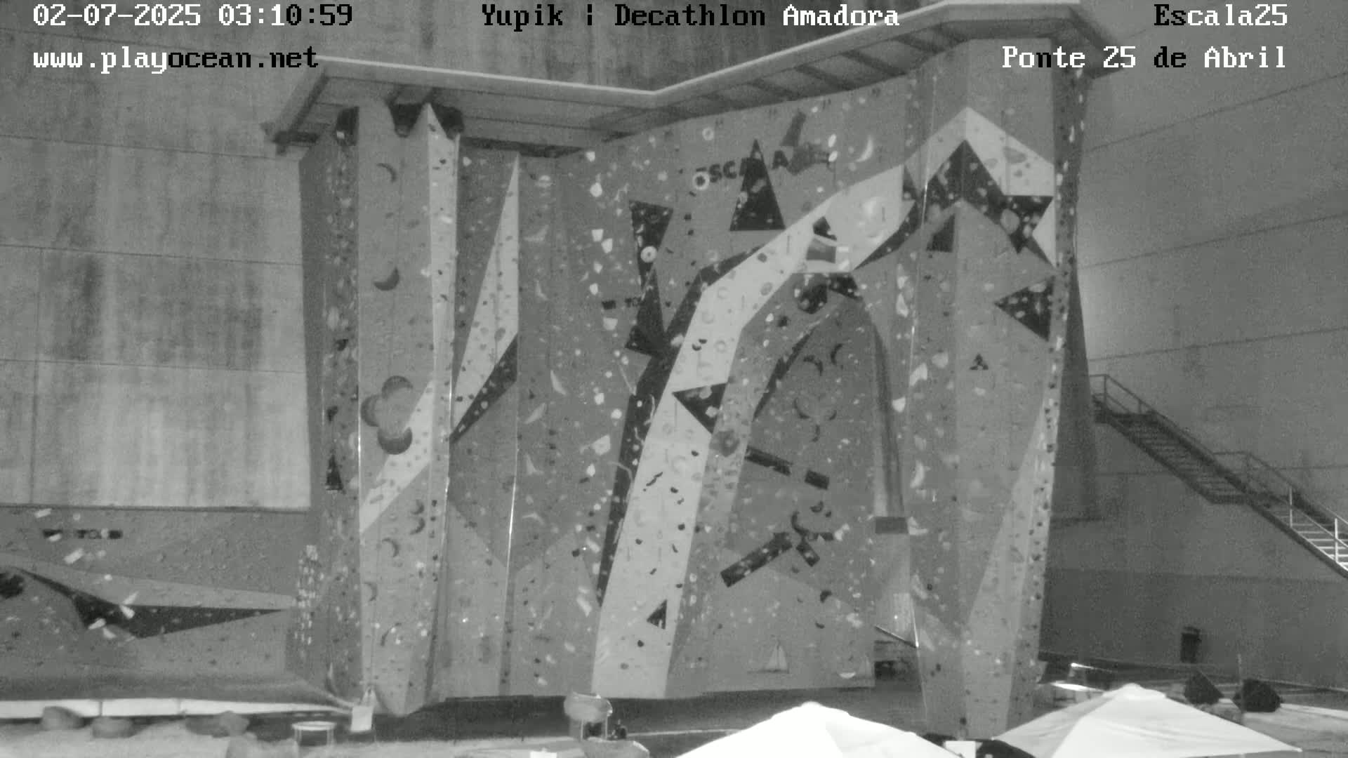 Under Ponte 25 de April Bridge, Escala25 Climbing Studio Live Cam - Alcantara, Lisbon, Portugal 