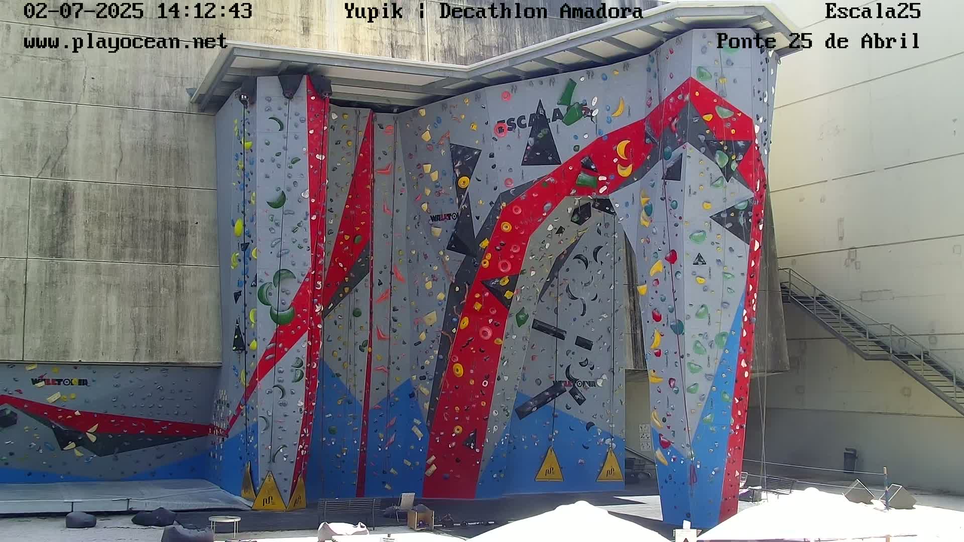Under Ponte 25 de April Bridge, Escala25 Climbing Studio Live Cam - Alcantara, Lisbon, Portugal 