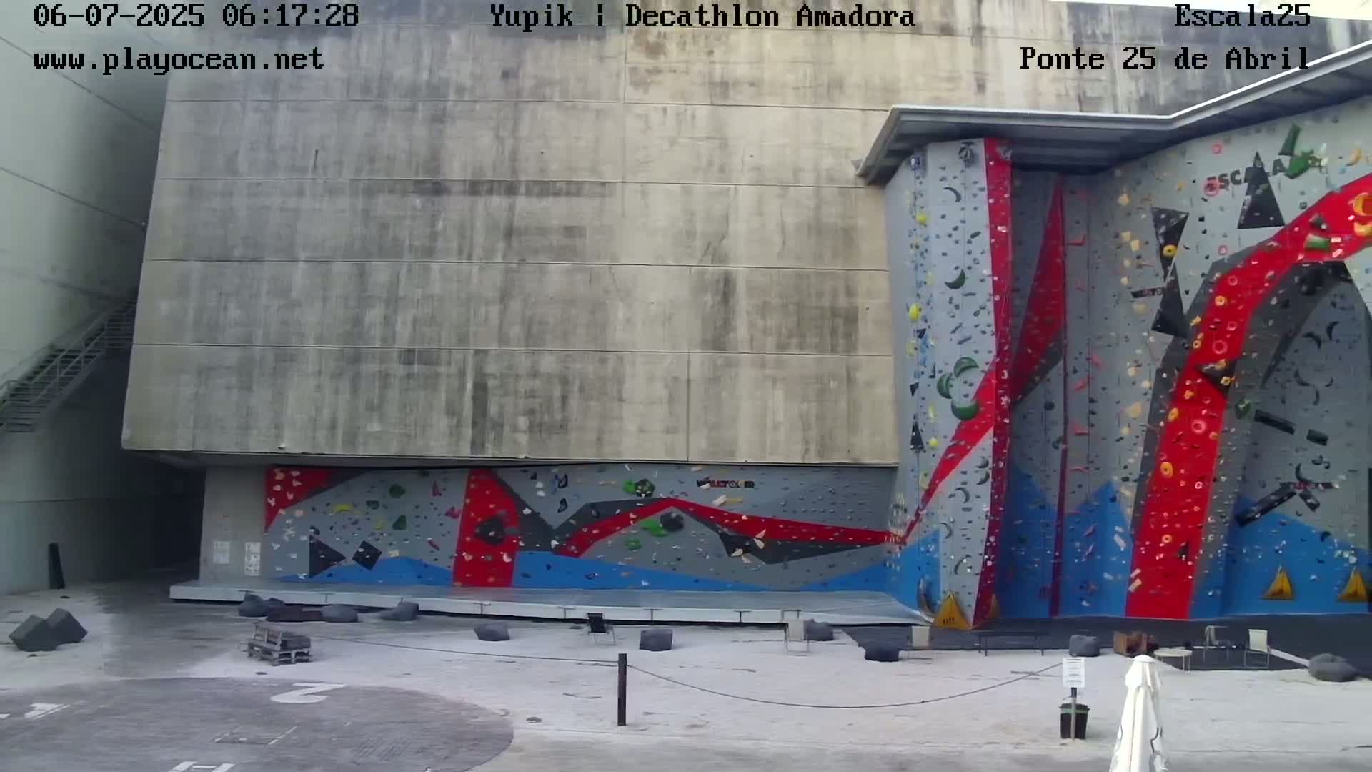 Under Ponte 25 de April Bridge, Escala25 Climbing Studio Live Cam - Alcantara, Lisbon, Portugal 