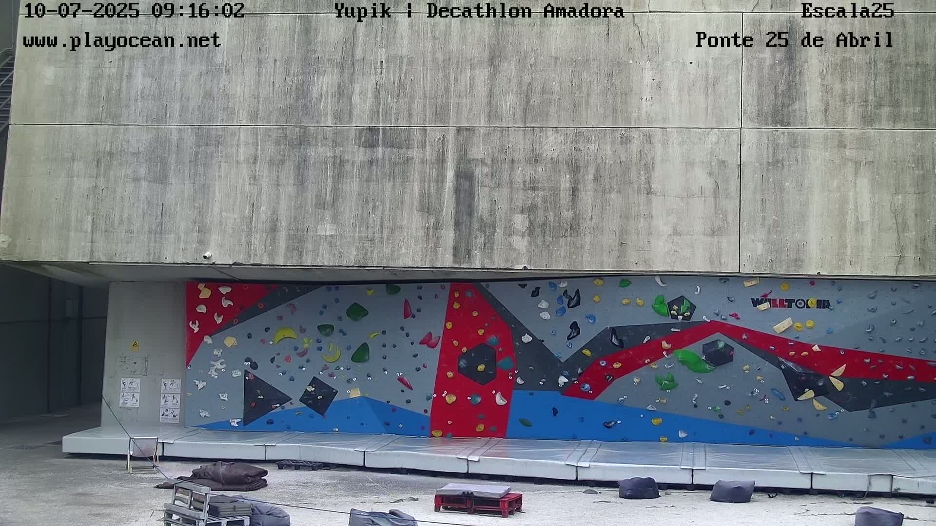 Under Ponte 25 de April Bridge, Escala25 Climbing Studio Live Cam - Alcantara, Lisbon, Portugal 