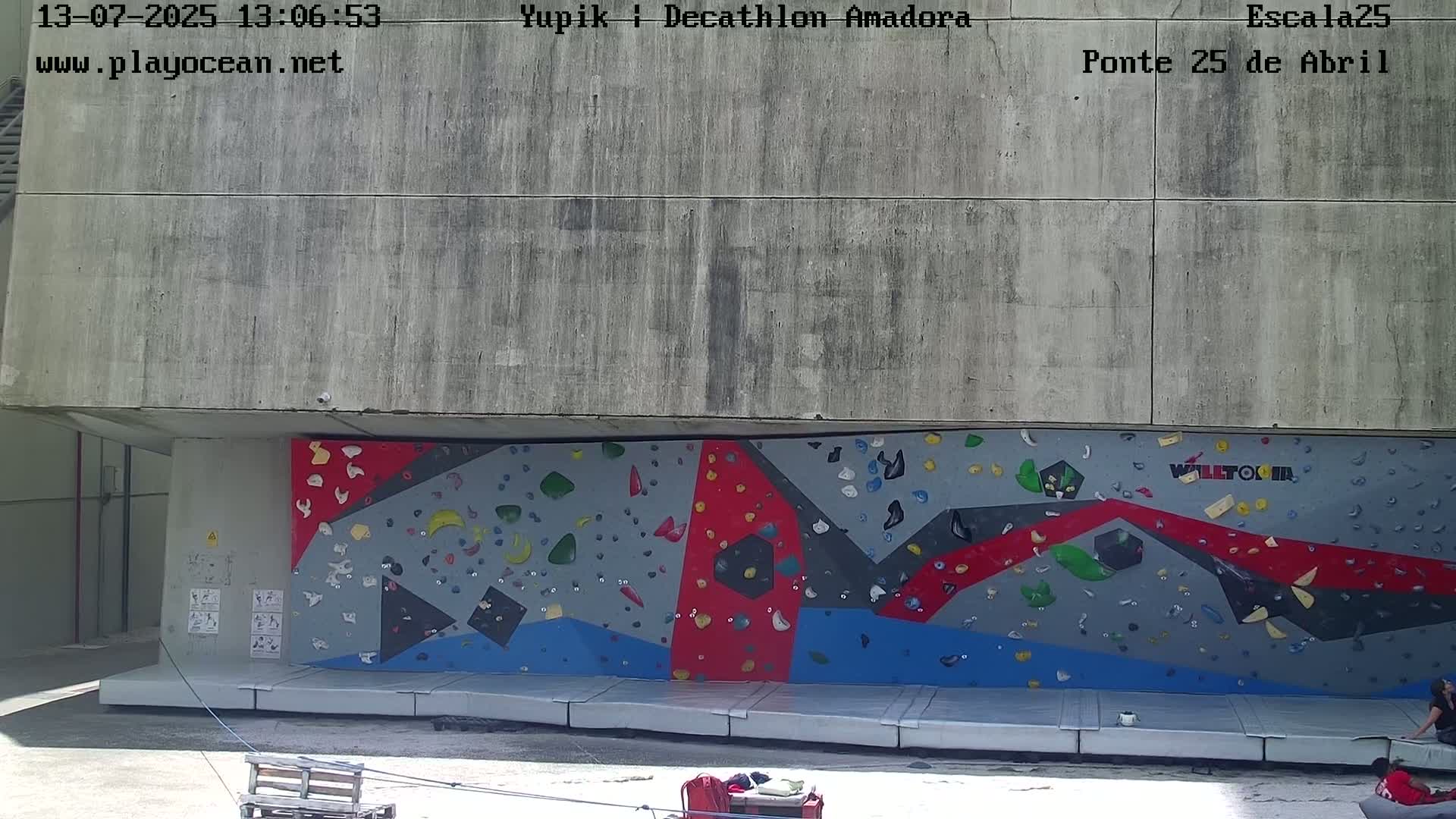 Under Ponte 25 de April Bridge, Escala25 Climbing Studio Live Cam - Alcantara, Lisbon, Portugal 