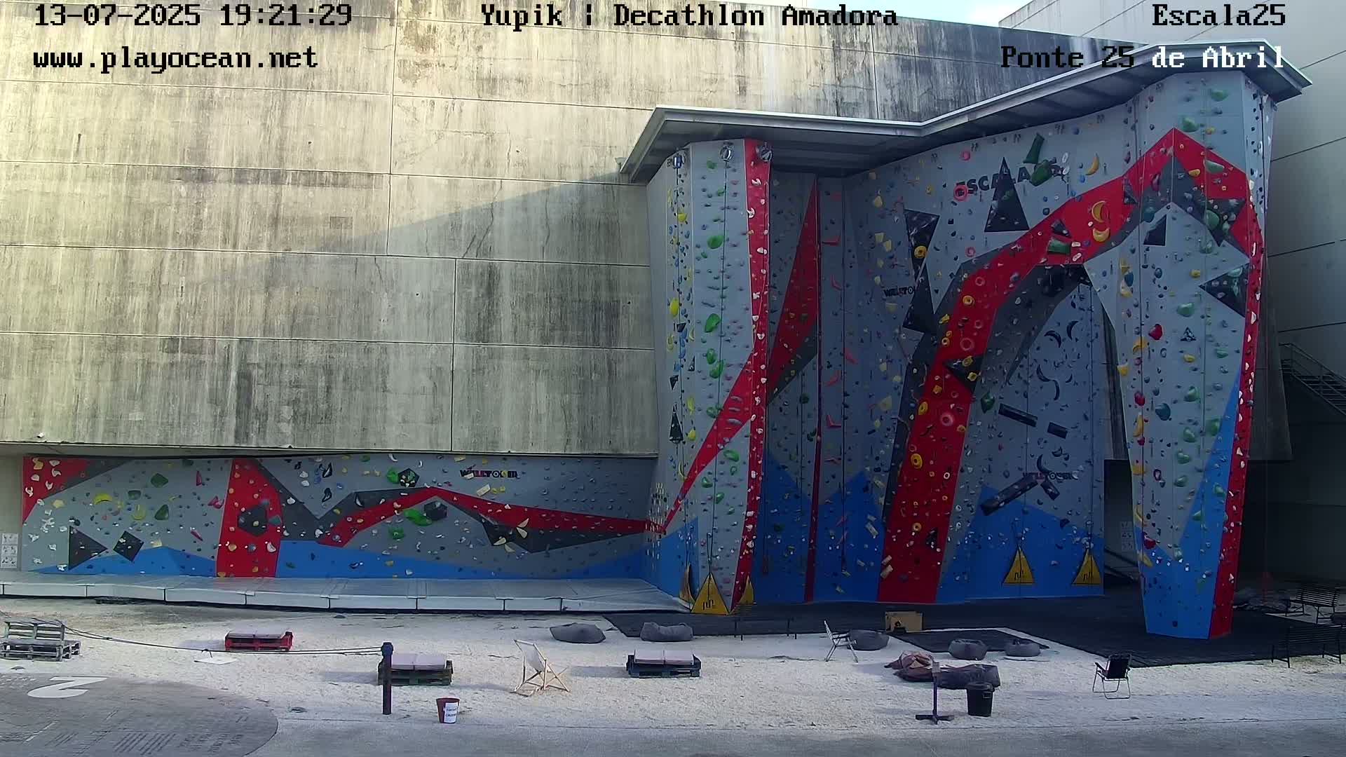 Under Ponte 25 de April Bridge, Escala25 Climbing Studio Live Cam - Alcantara, Lisbon, Portugal 