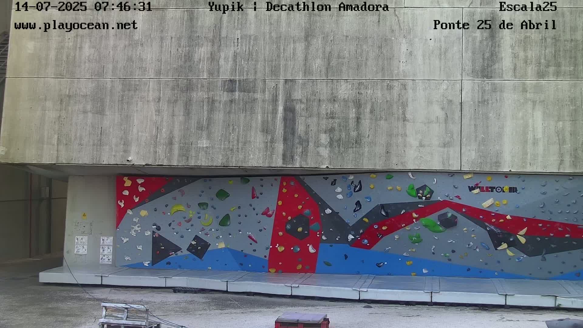 Under Ponte 25 de April Bridge, Escala25 Climbing Studio Live Cam - Alcantara, Lisbon, Portugal 