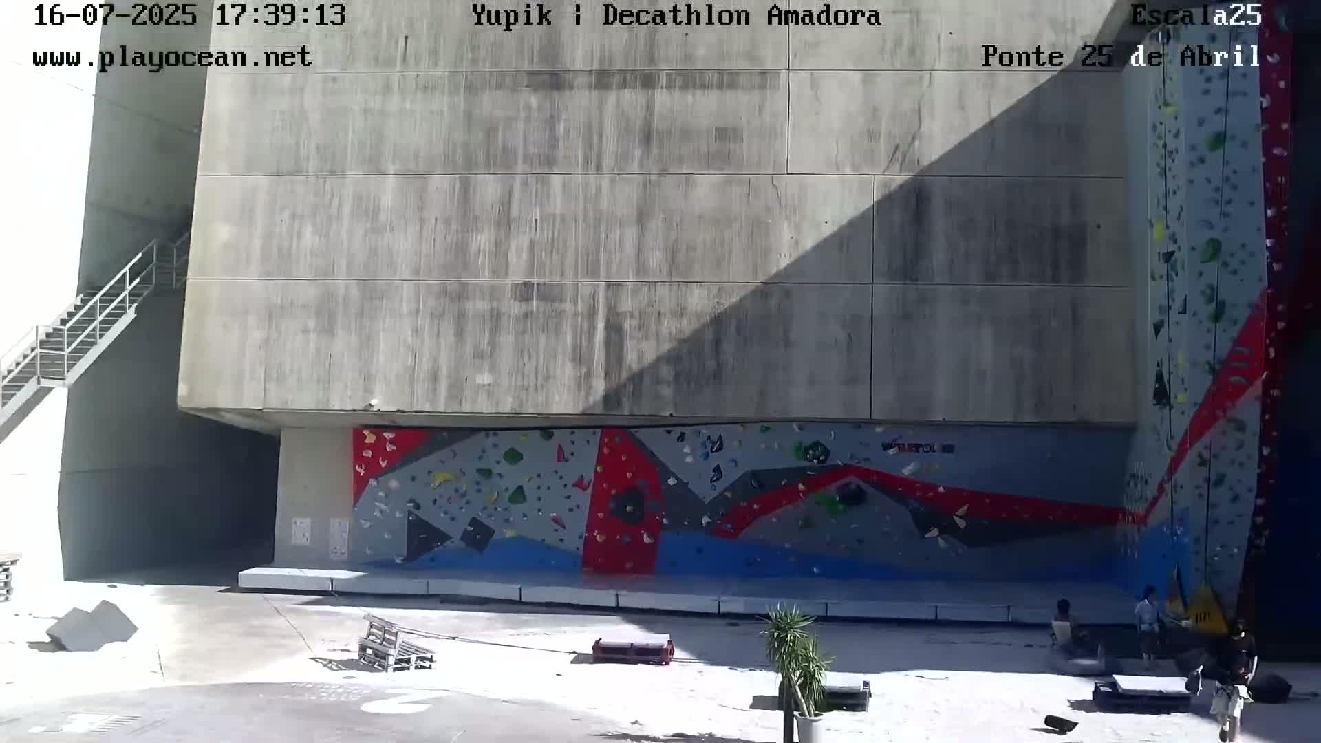 Under Ponte 25 de April Bridge, Escala25 Climbing Studio Live Cam - Alcantara, Lisbon, Portugal 