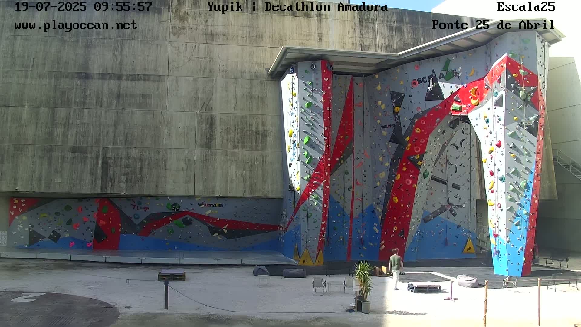 Under Ponte 25 de April Bridge, Escala25 Climbing Studio Live Cam - Alcantara, Lisbon, Portugal 