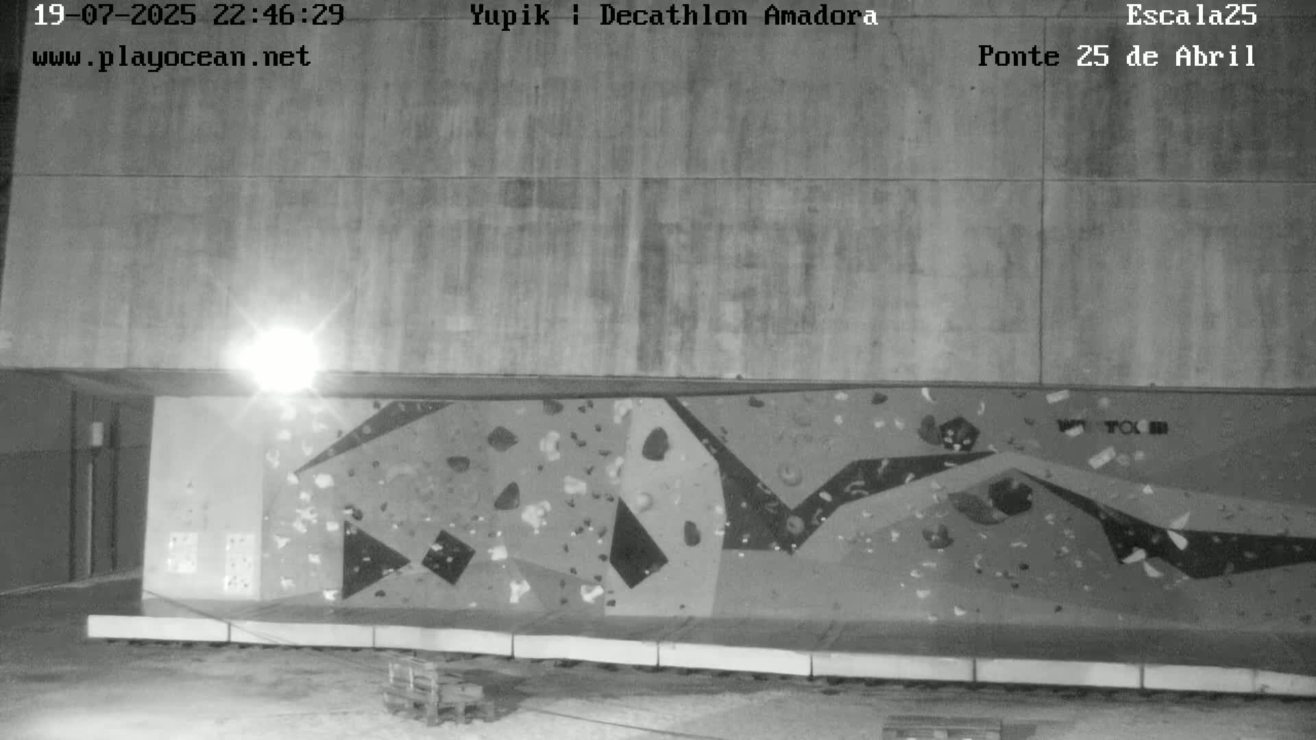 Under Ponte 25 de April Bridge, Escala25 Climbing Studio Live Cam - Alcantara, Lisbon, Portugal 