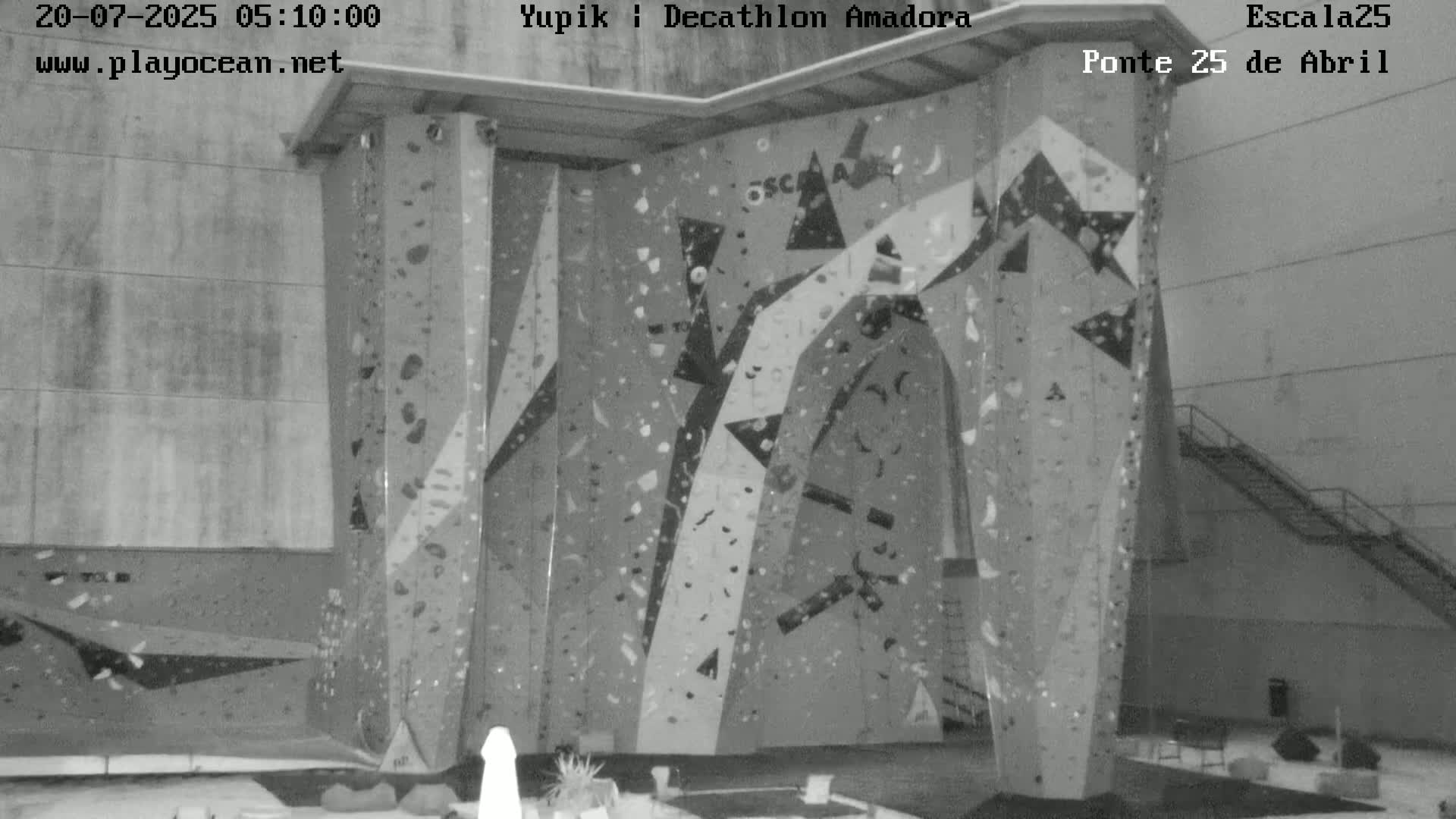 Under Ponte 25 de April Bridge, Escala25 Climbing Studio Live Cam - Alcantara, Lisbon, Portugal 