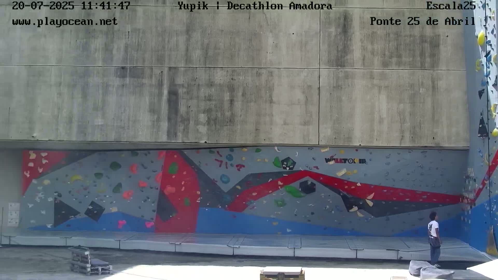 Under Ponte 25 de April Bridge, Escala25 Climbing Studio Live Cam - Alcantara, Lisbon, Portugal 