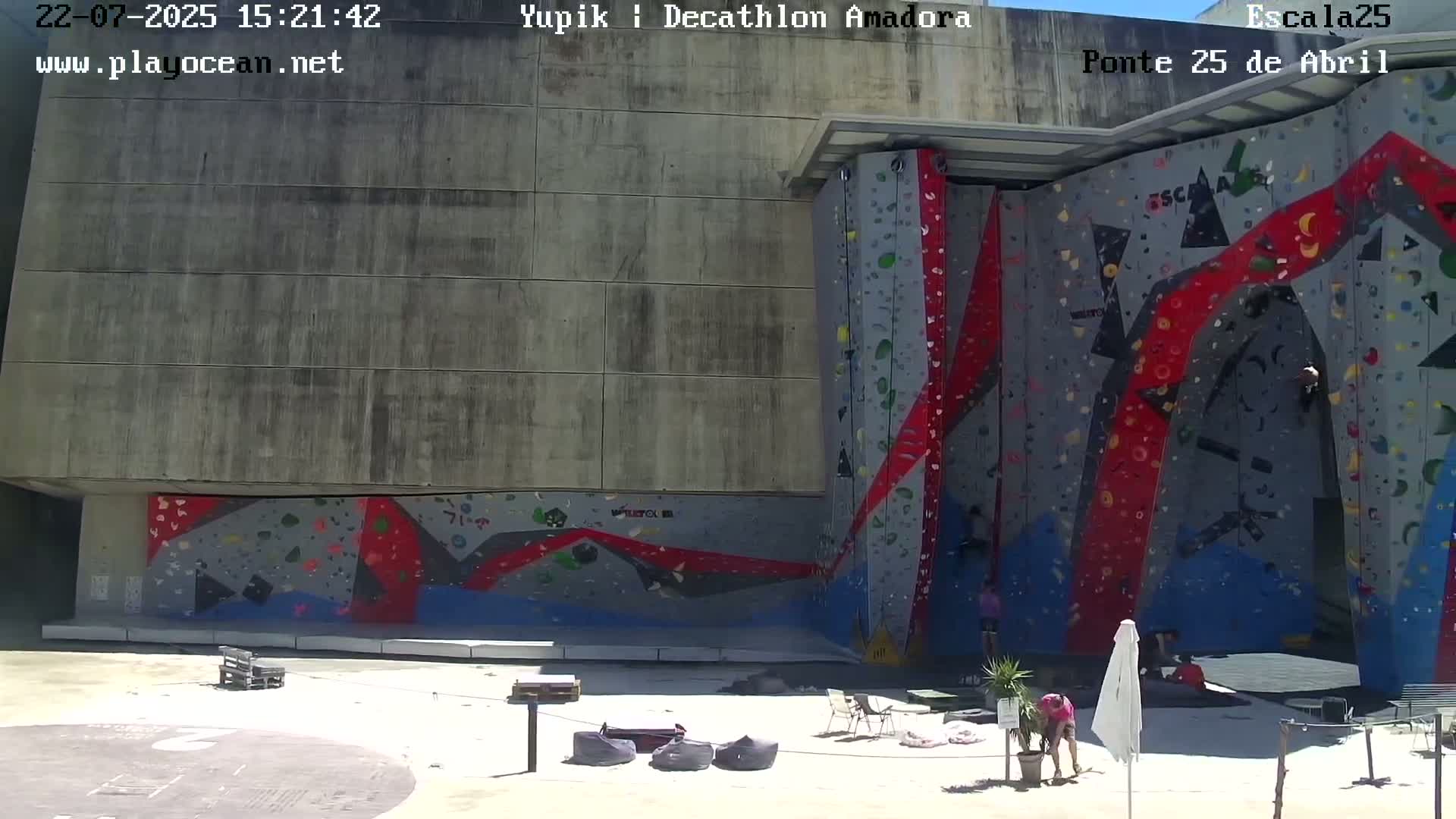 Under Ponte 25 de April Bridge, Escala25 Climbing Studio Live Cam - Alcantara, Lisbon, Portugal 